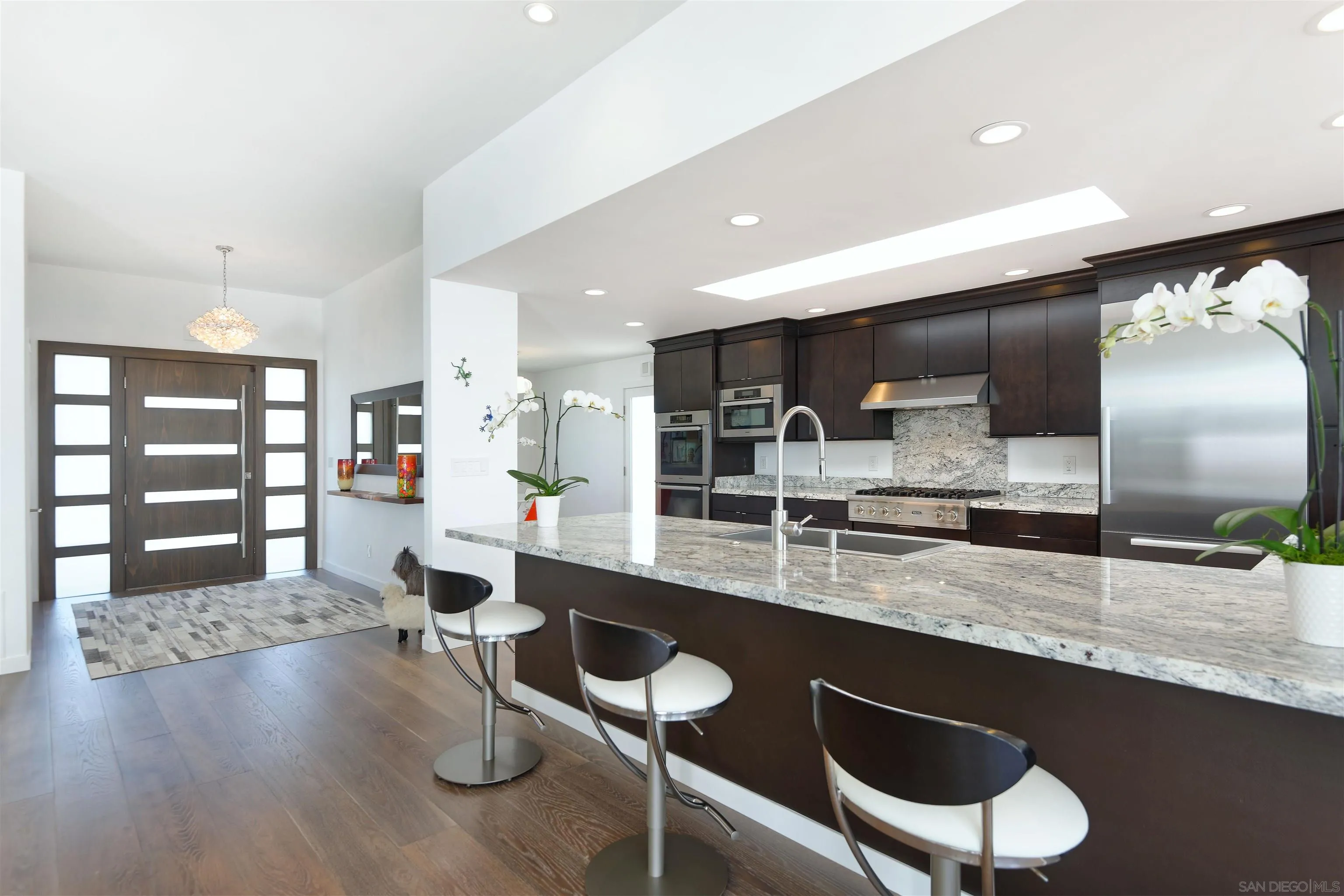 https://cdn.realtyfeed.com/cdn/127/260016643/40a786a89dd999b6400cf57aa2fb05d7.webp