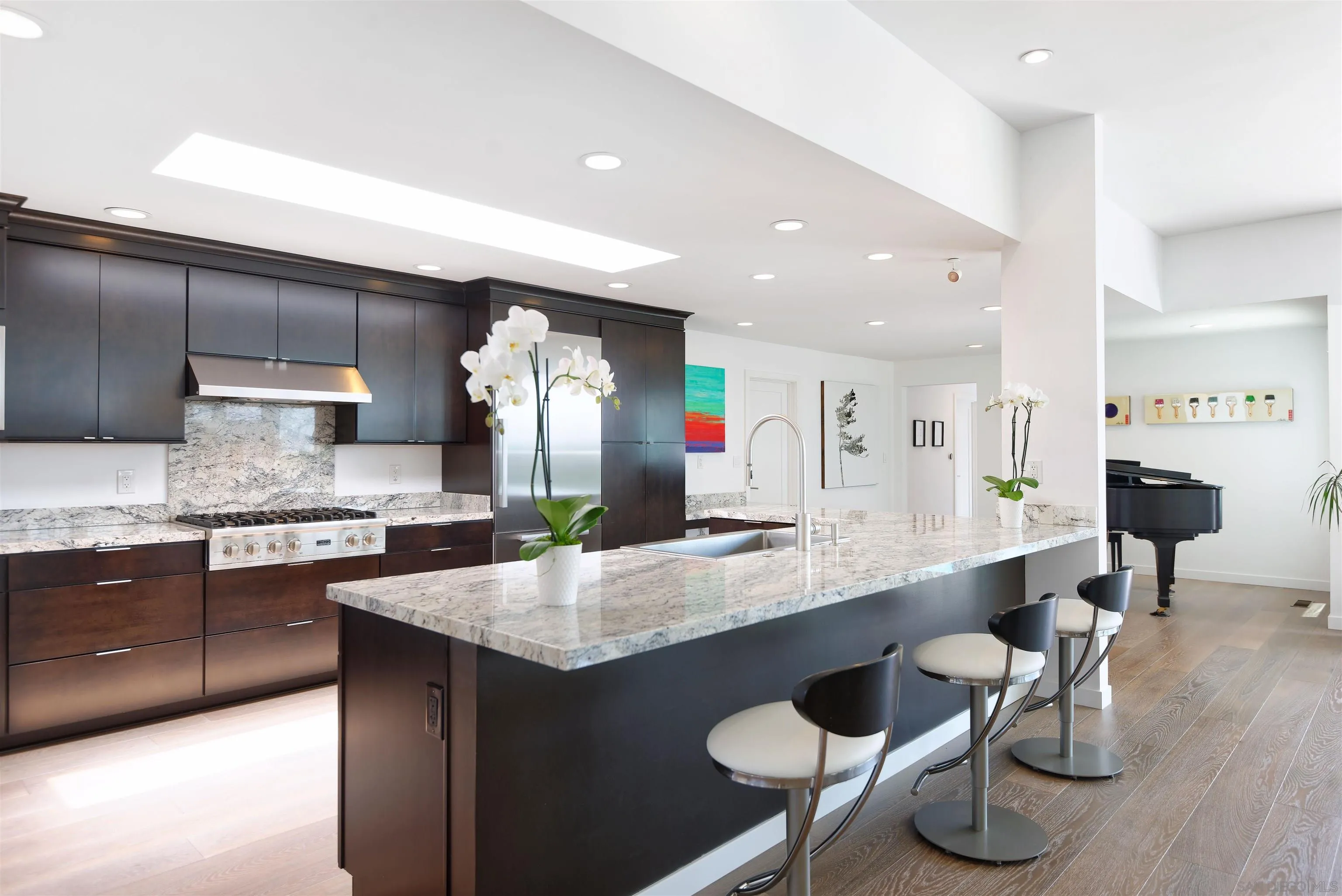 https://cdn.realtyfeed.com/cdn/127/260016643/457ec3f0979915512dda6bc02bdfe389.webp