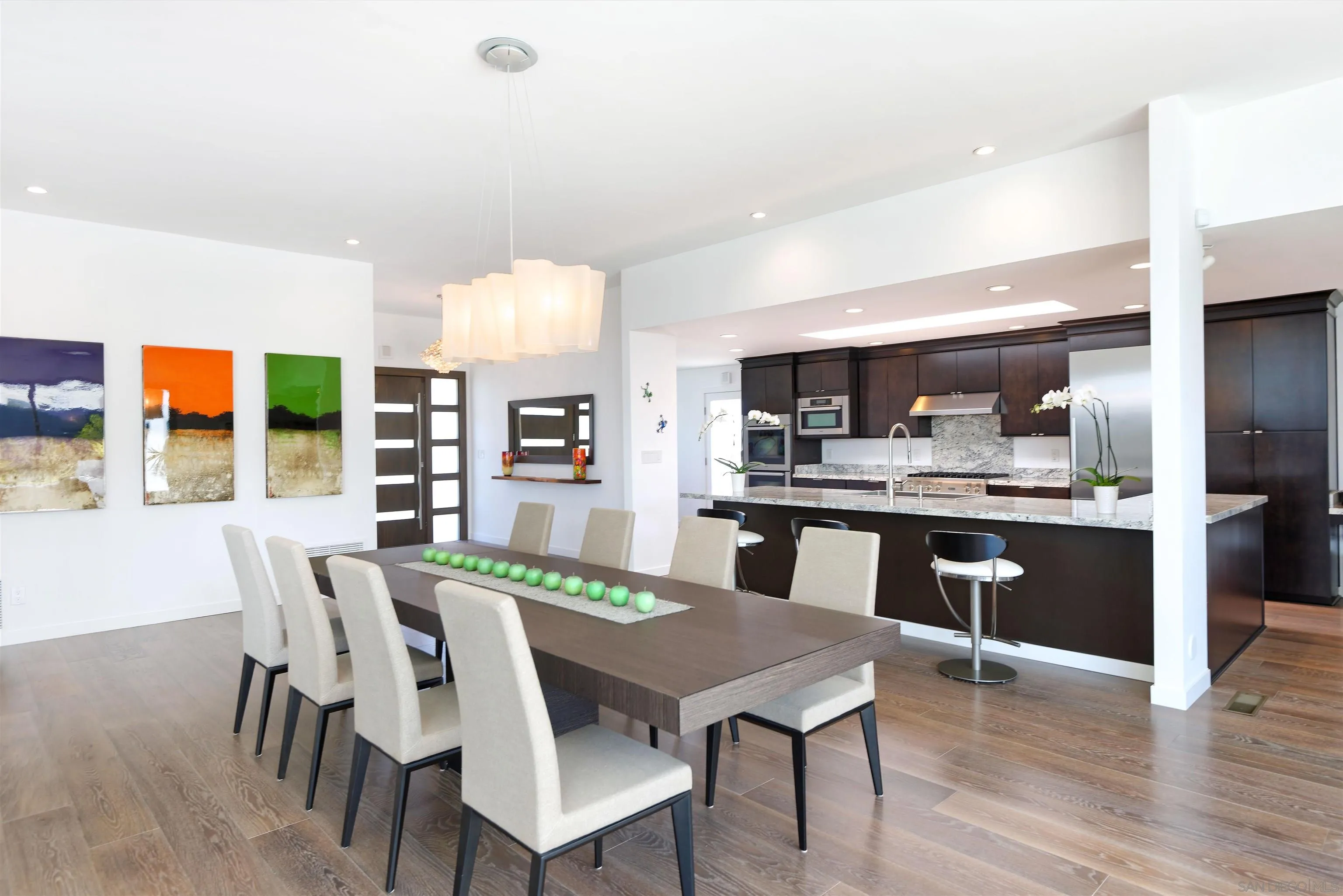 https://cdn.realtyfeed.com/cdn/127/260016643/60b0c69f6fce58521939d2c049c15a60.webp