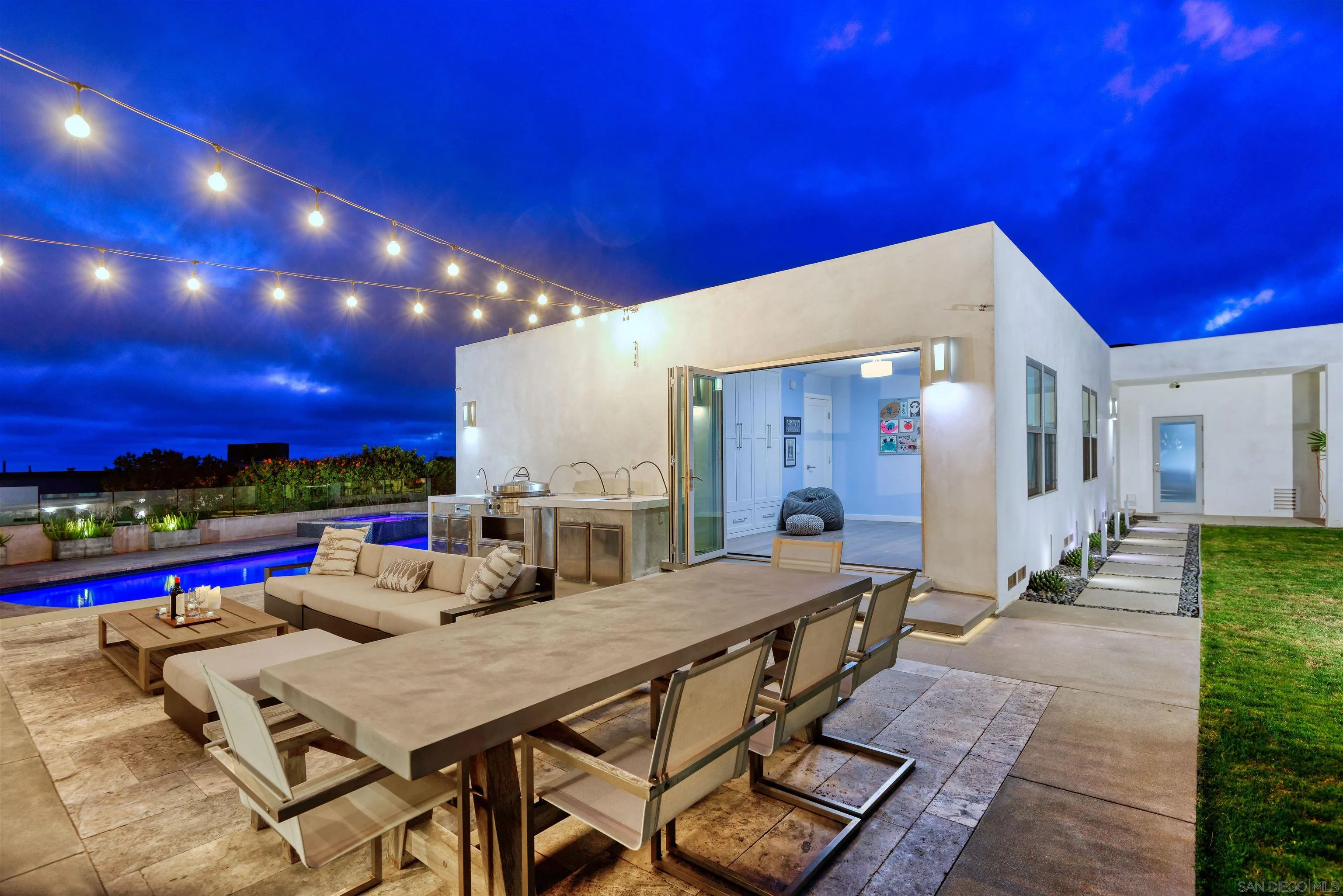 https://cdn.realtyfeed.com/cdn/127/260016643/97b2be556f11ccd39129277b15ed9510.webp