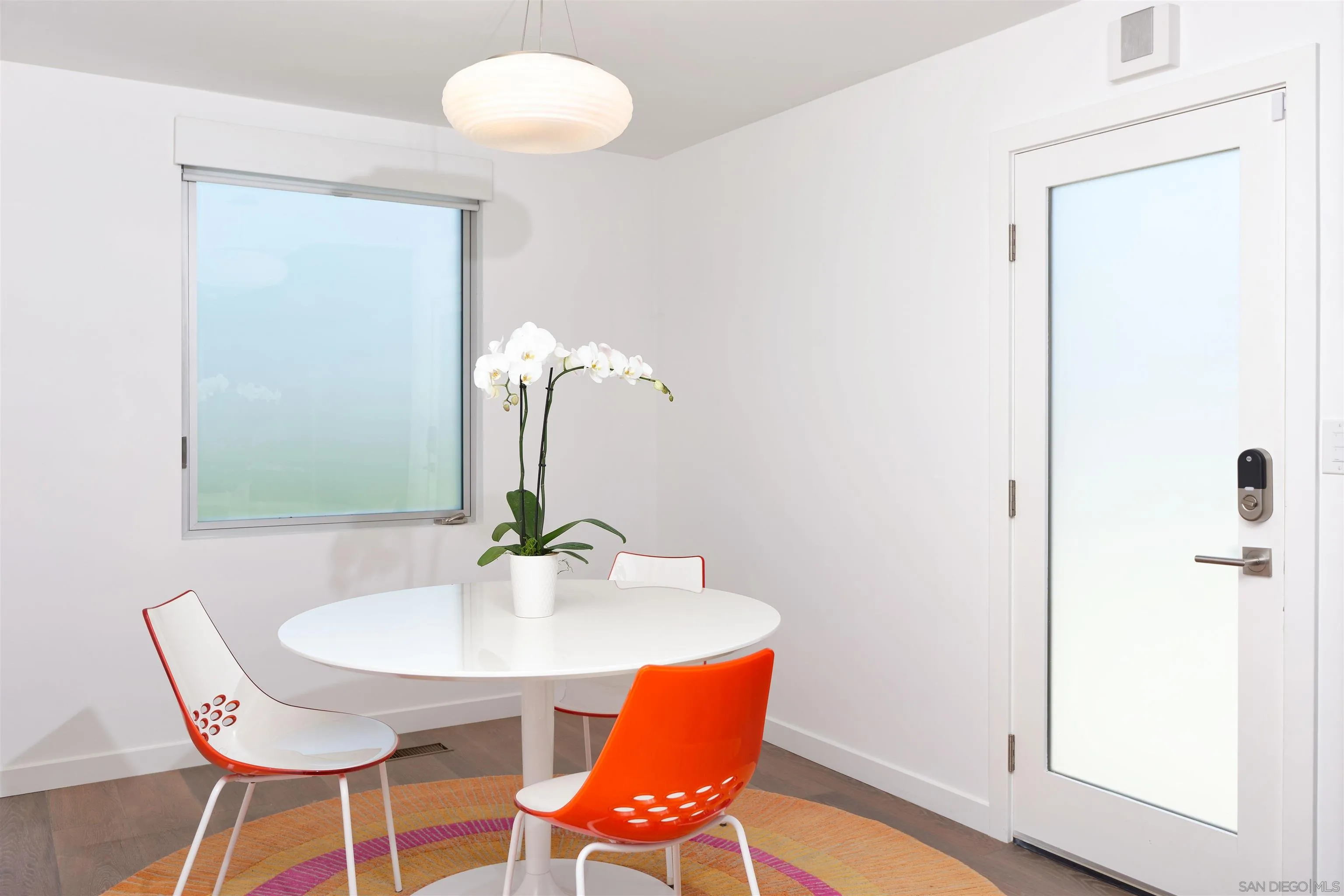 https://cdn.realtyfeed.com/cdn/127/260016643/f642230228860761eb70218e19431c37.webp