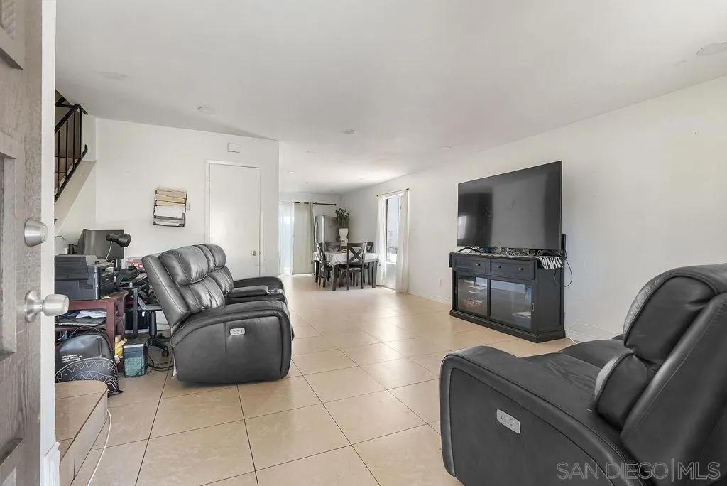 https://cdn.realtyfeed.com/cdn/127/260016646/20eb95c1eb133cf7cf642831c20782a0.webp