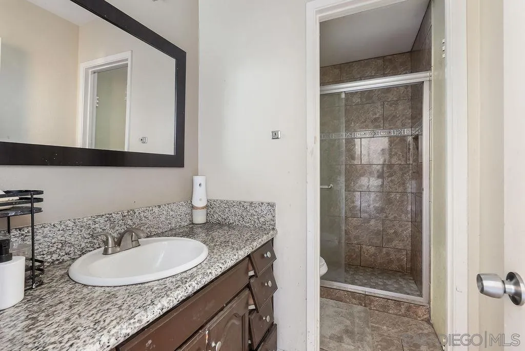 https://cdn.realtyfeed.com/cdn/127/260016646/2c68f47b78374b78f5625bdc974f3592.webp