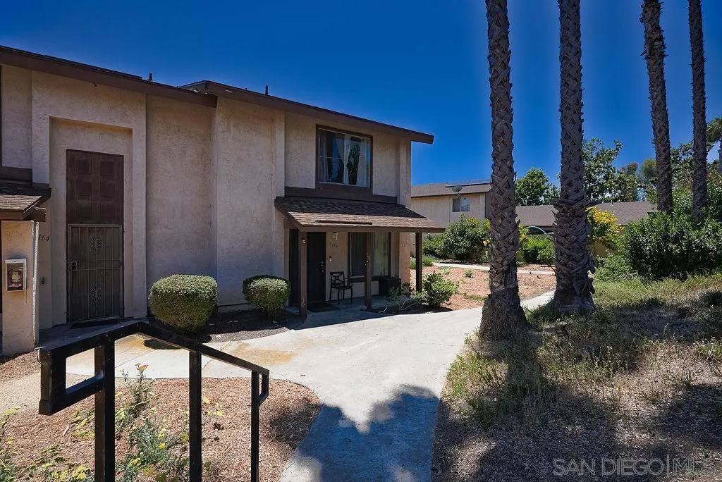 https://cdn.realtyfeed.com/cdn/127/260016646/49f01511157a6b160b66027adff1799a.webp
