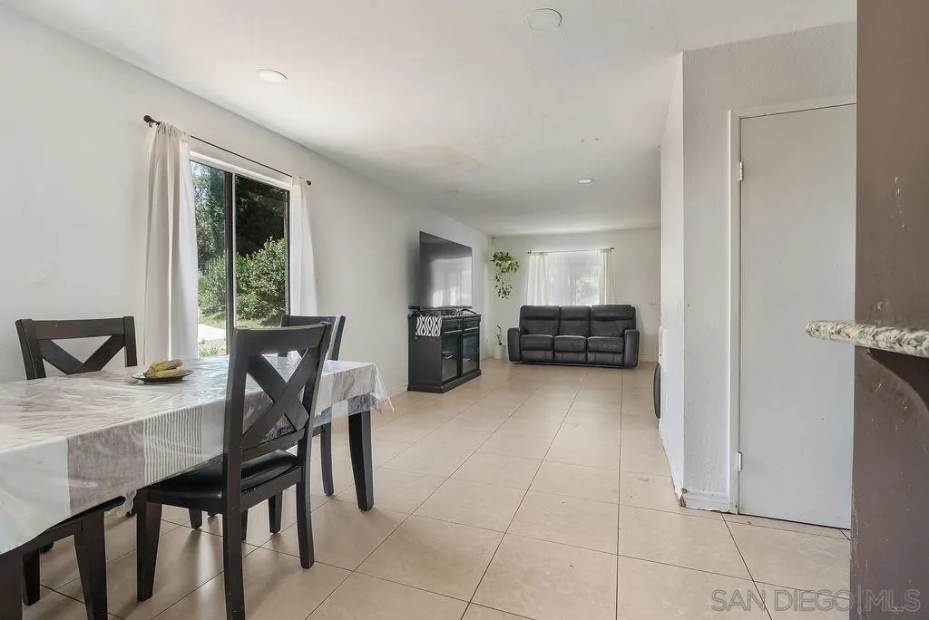 https://cdn.realtyfeed.com/cdn/127/260016646/d2c8d1d6d2925c29e27d5892ed887574.webp