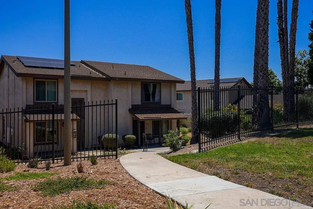 https://cdn.realtyfeed.com/cdn/127/260016646/d8baf9d8e0b712f8f752cbc6edeb84a9.webp