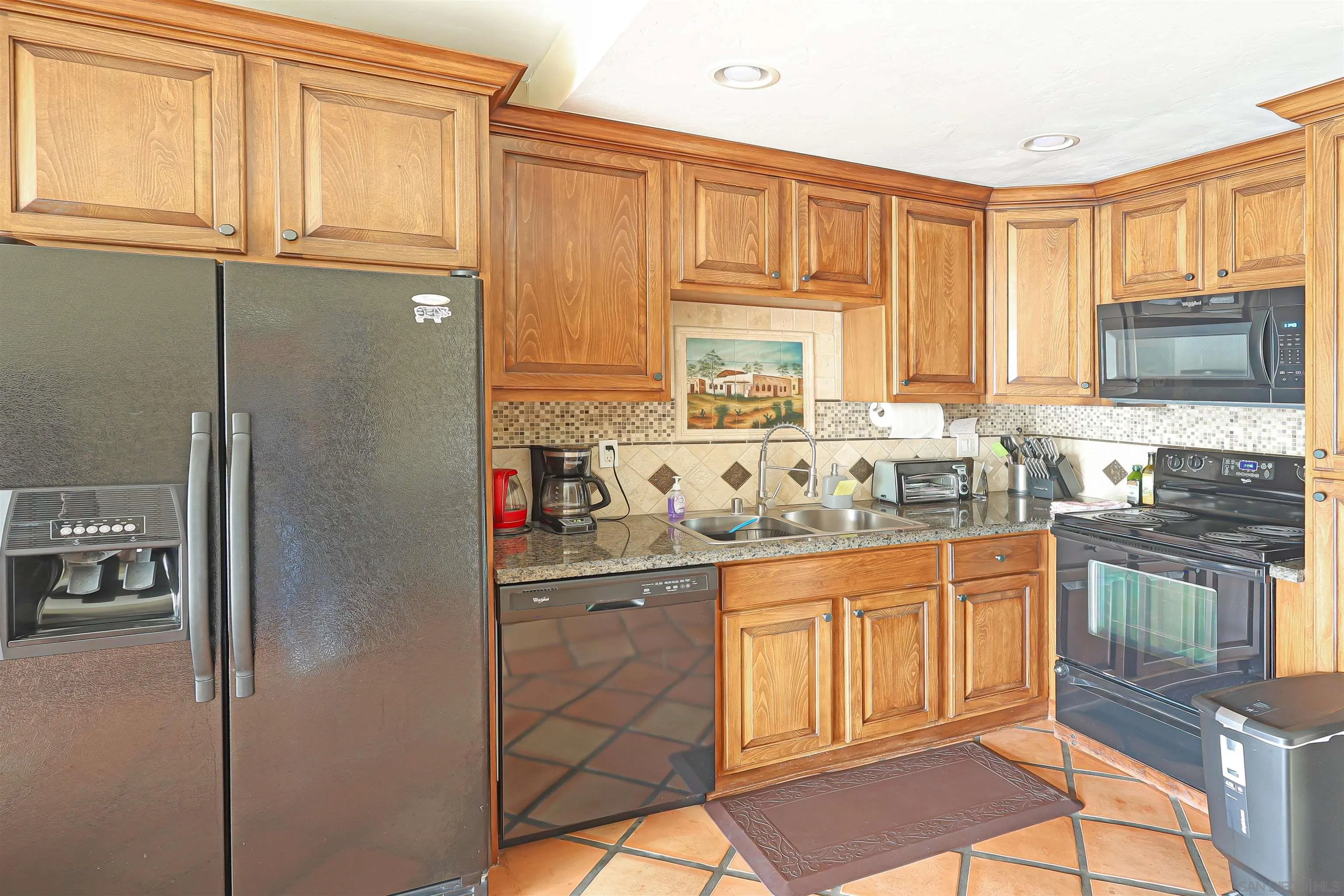 https://cdn.realtyfeed.com/cdn/127/260016648/00f7ad8f19a1c15b24be115aef5b6372.webp