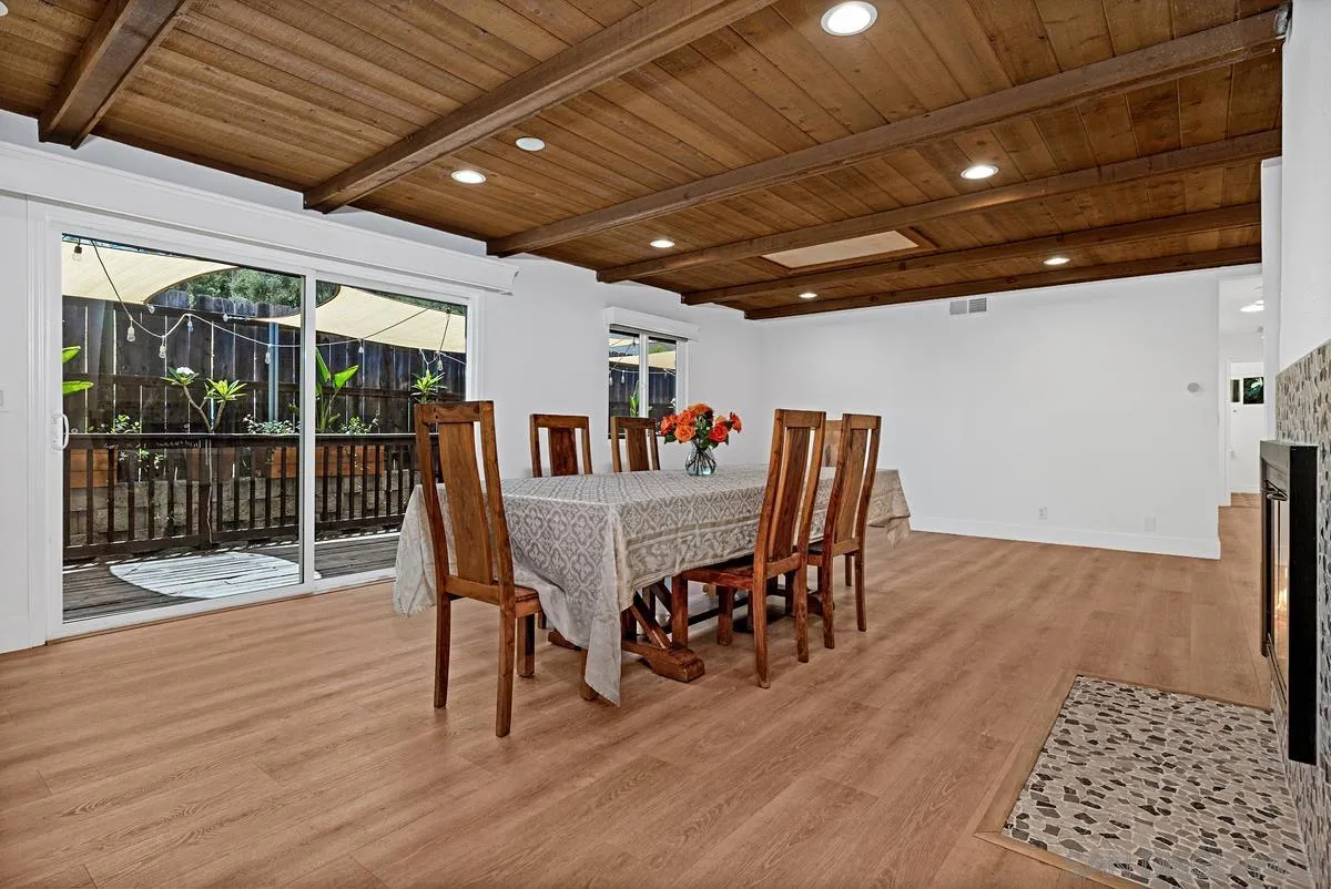 https://cdn.realtyfeed.com/cdn/127/260016649/37391af094af03e061380cb41e5e2867.webp