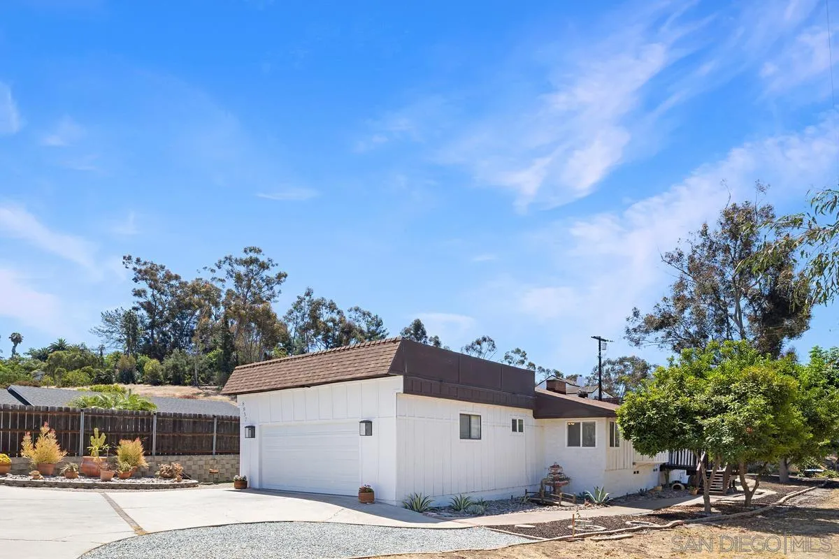 https://cdn.realtyfeed.com/cdn/127/260016649/d337b79f2d3243b7ada52958a12ee767.webp