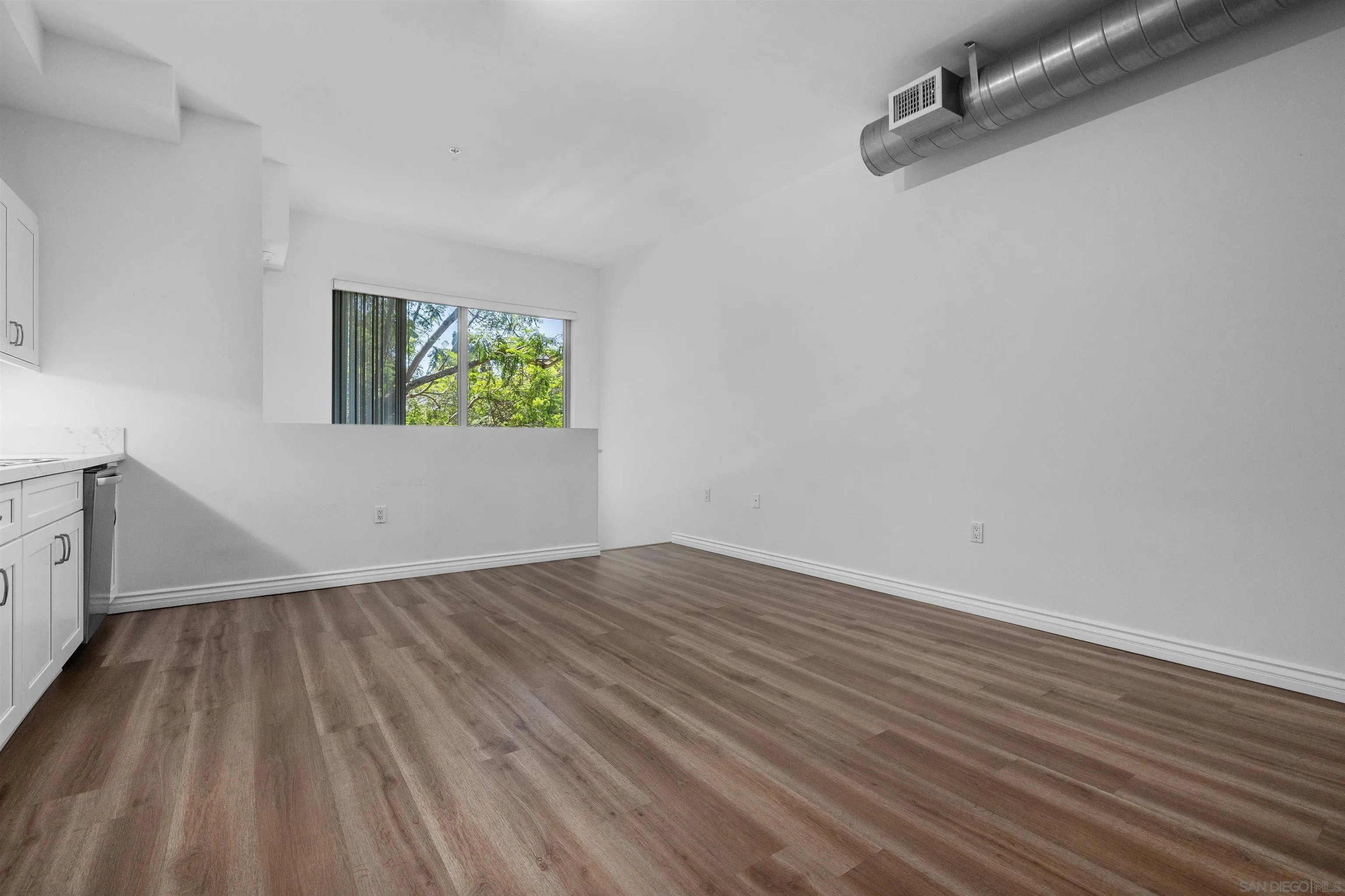 Photo #7: 260016651 Listing: Photo #7