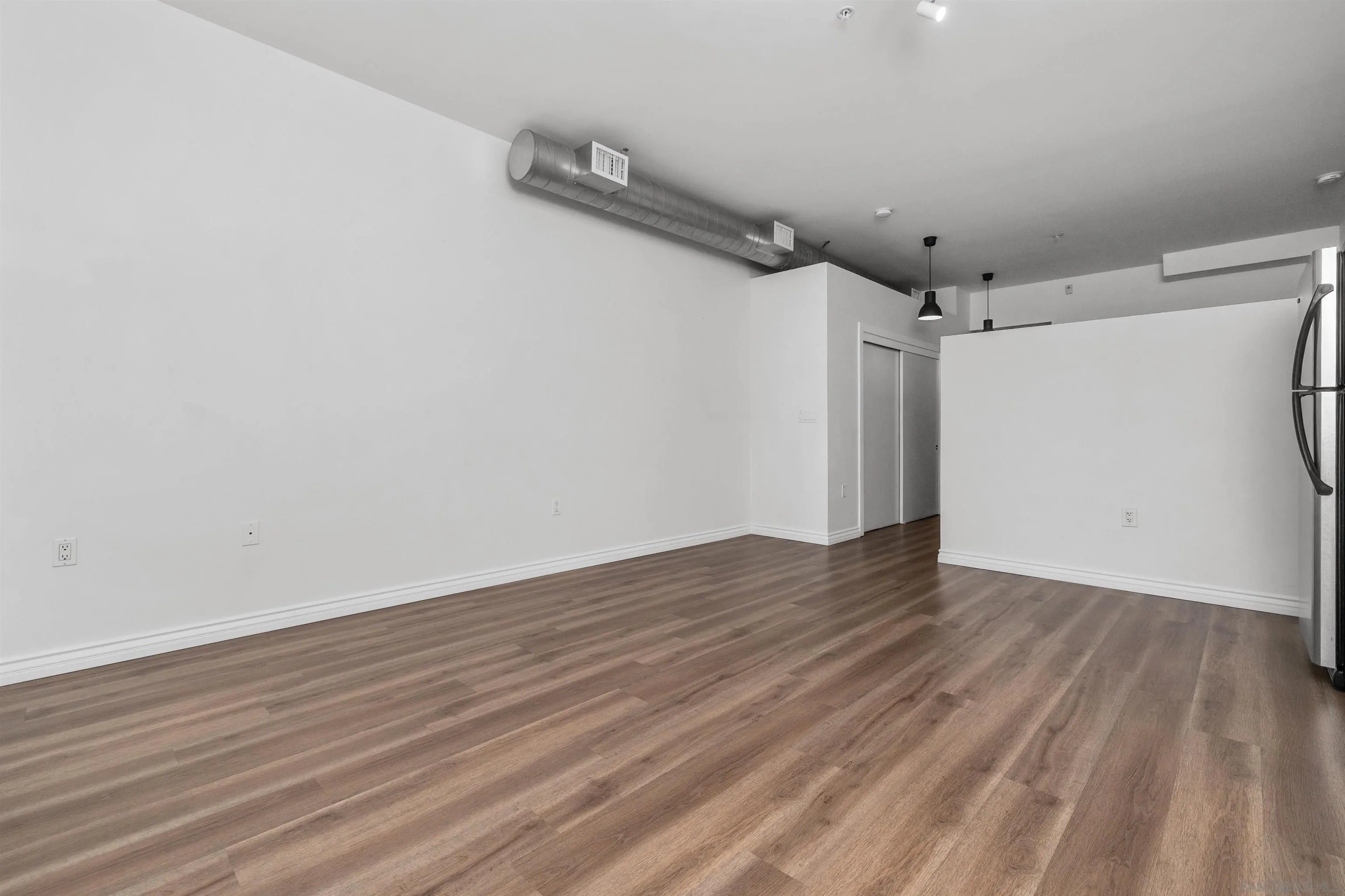 Photo #9: 260016651 Listing: Photo #9