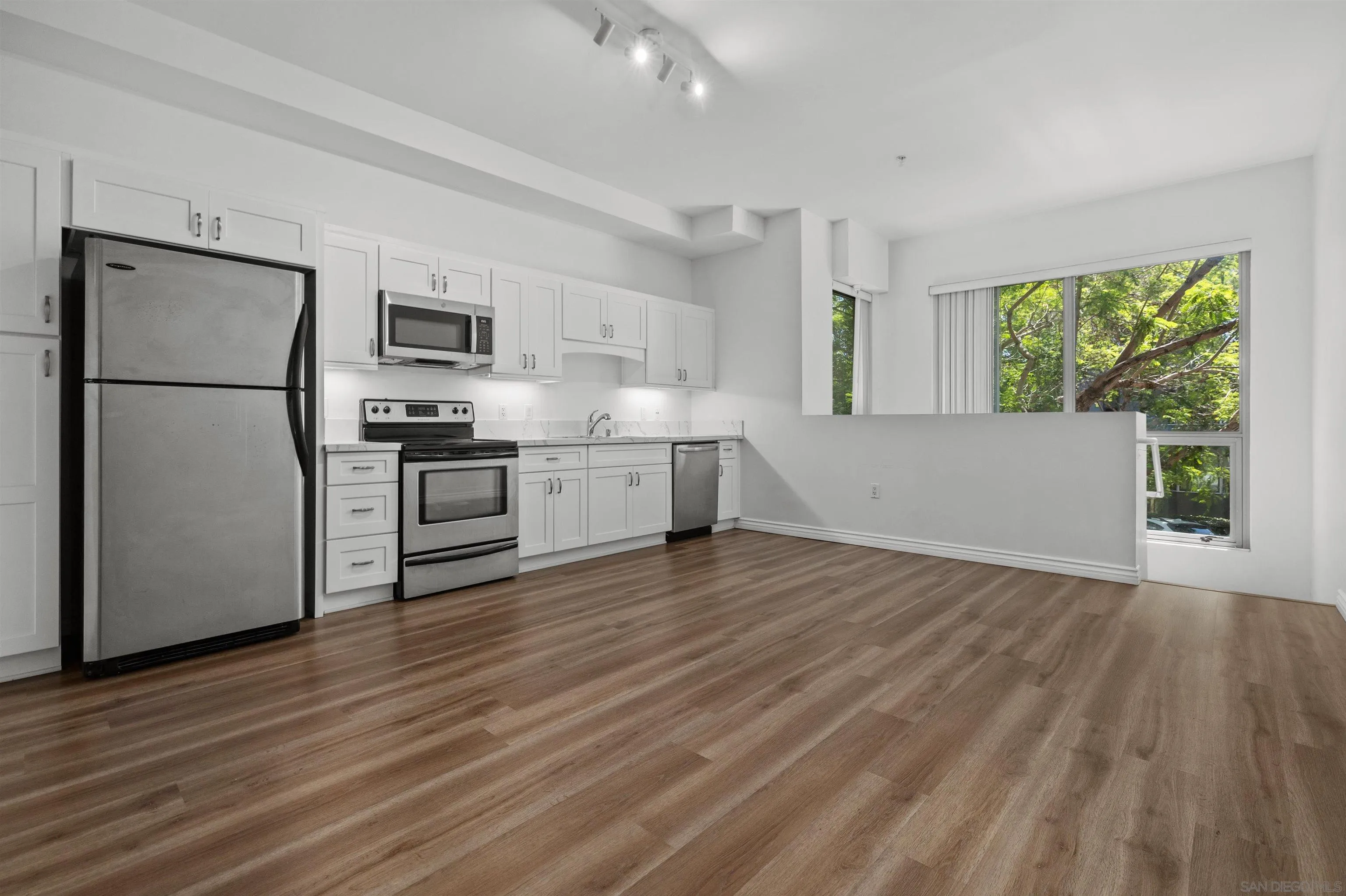 Photo #6: 260016651 Listing: Photo #6
