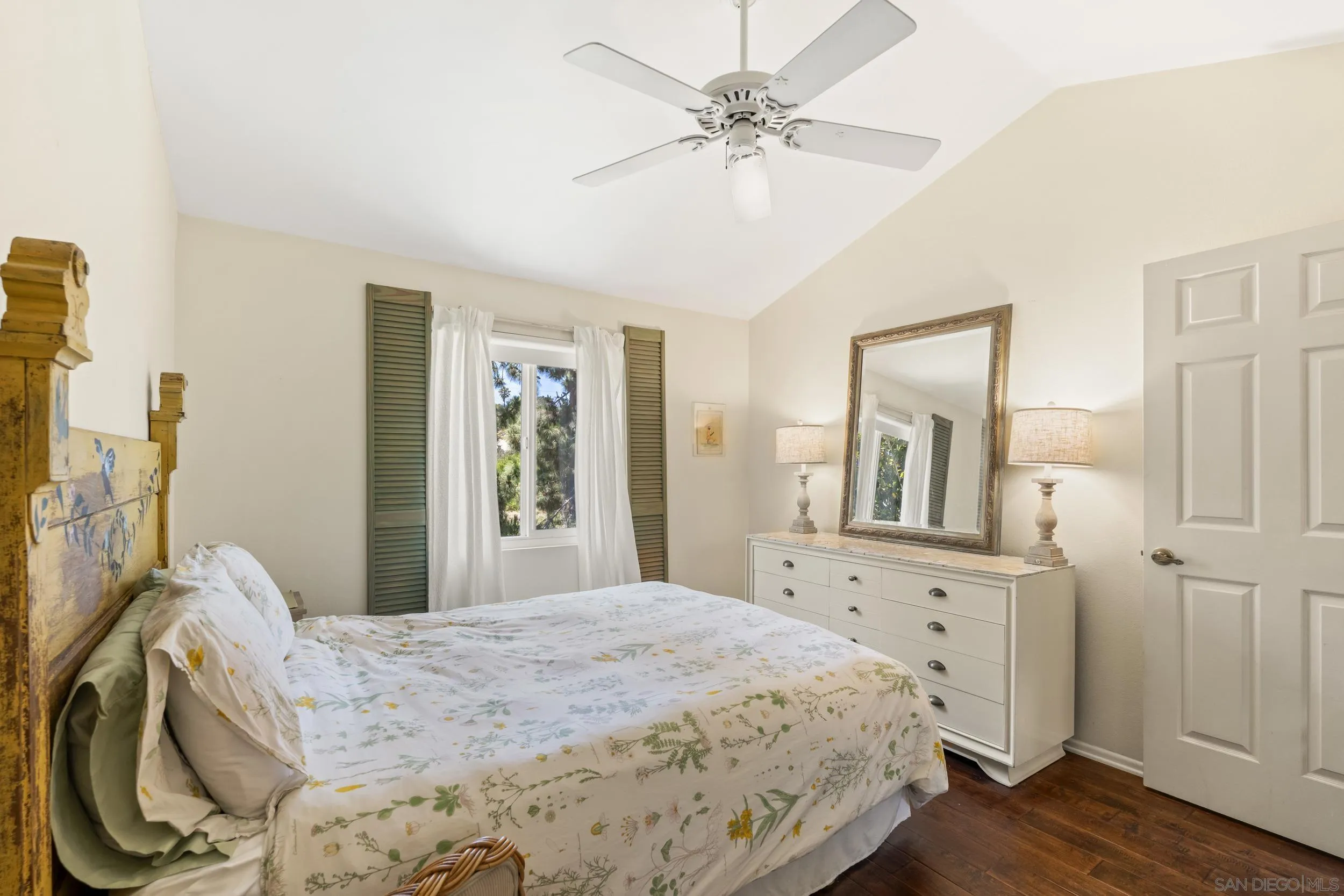 https://cdn.realtyfeed.com/cdn/127/260016656/f2de8b51827a29ffc12da363ffc2edb2.webp