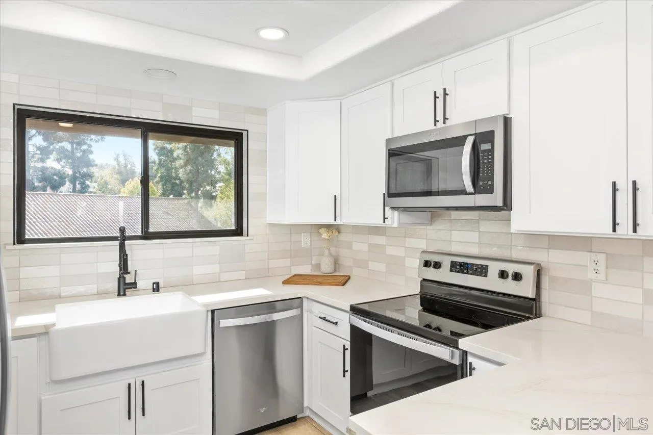 Photo #8: 260016666 Listing: Photo #8