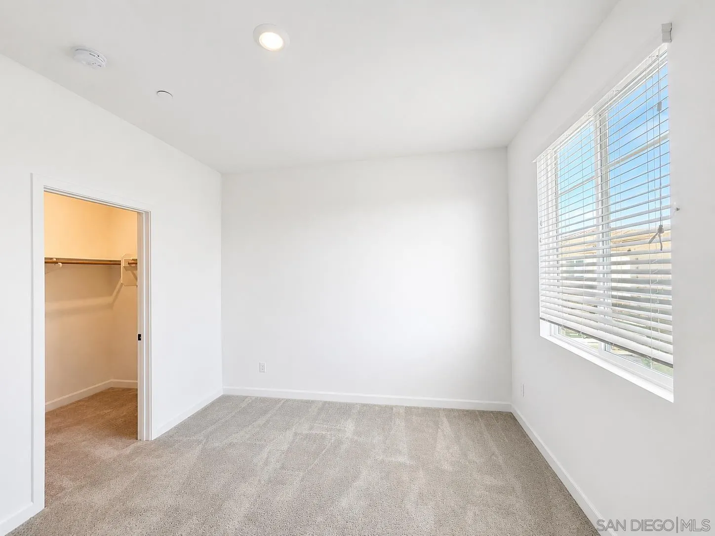 https://cdn.realtyfeed.com/cdn/127/260016667/f422fb02cff01deae0f76f360a25a798.webp