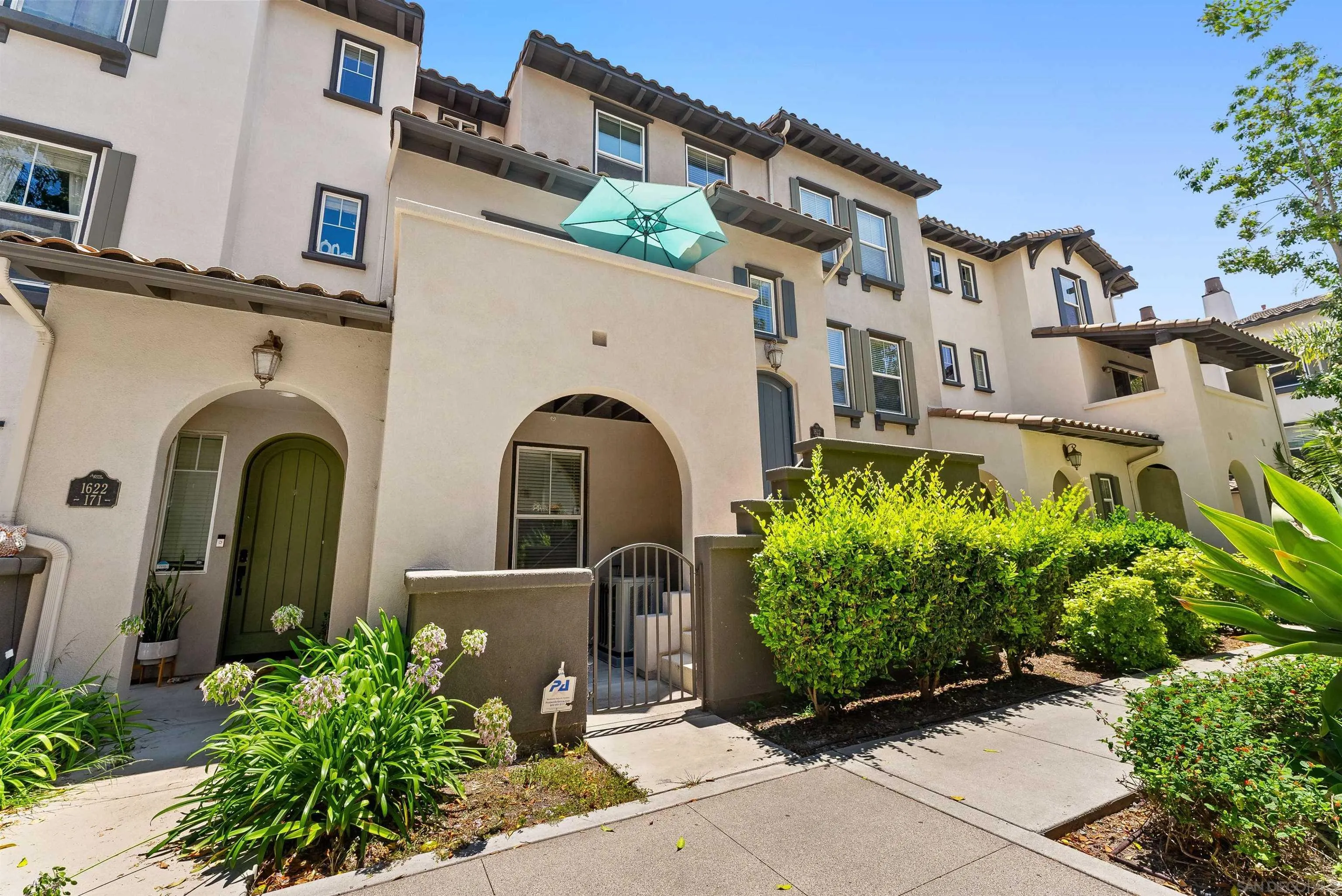 Photo #1: 260016670 Listing: Photo #1
