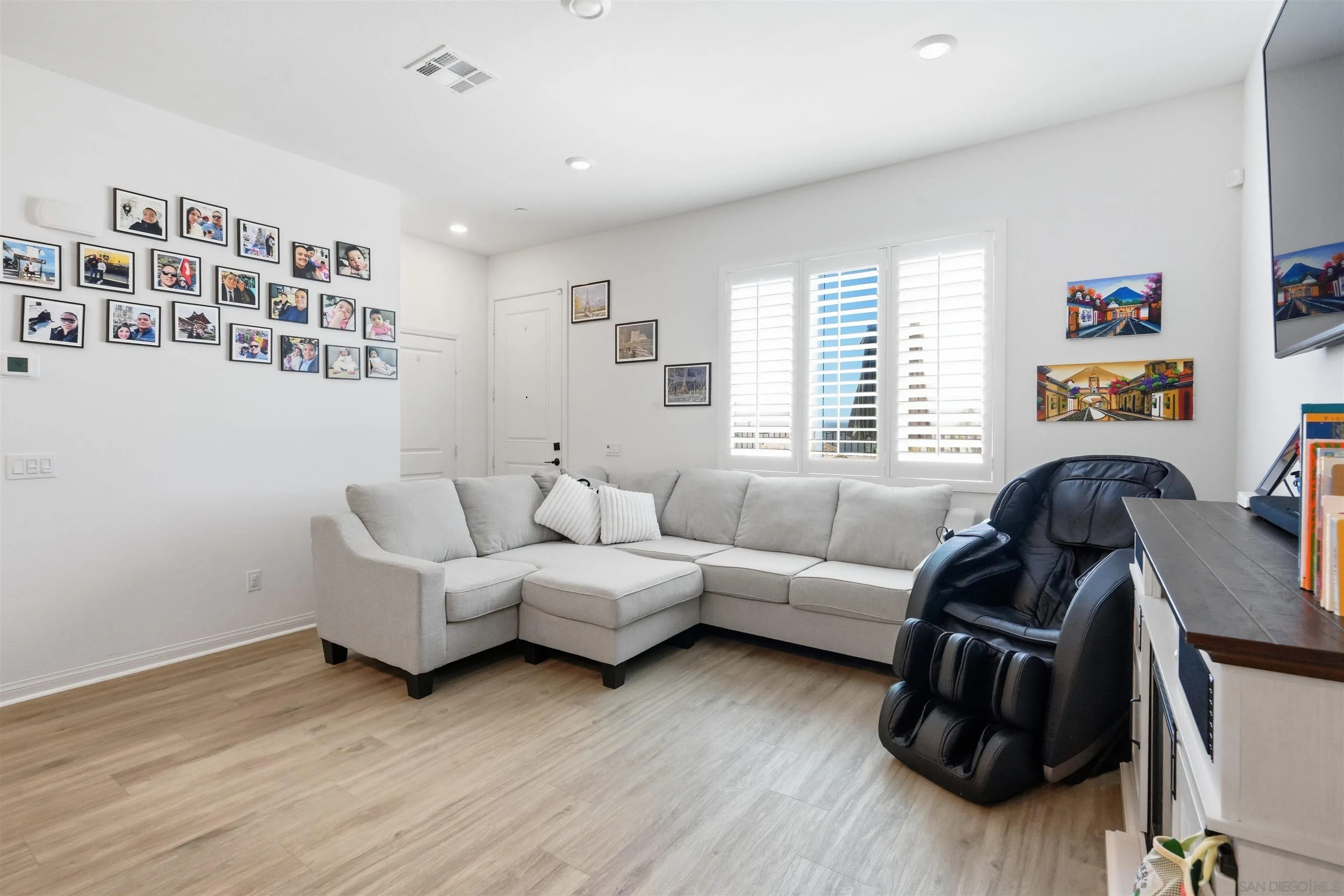 https://cdn.realtyfeed.com/cdn/127/260016673/48f89bb9293776b5e4400bb3ed0f254b.webp