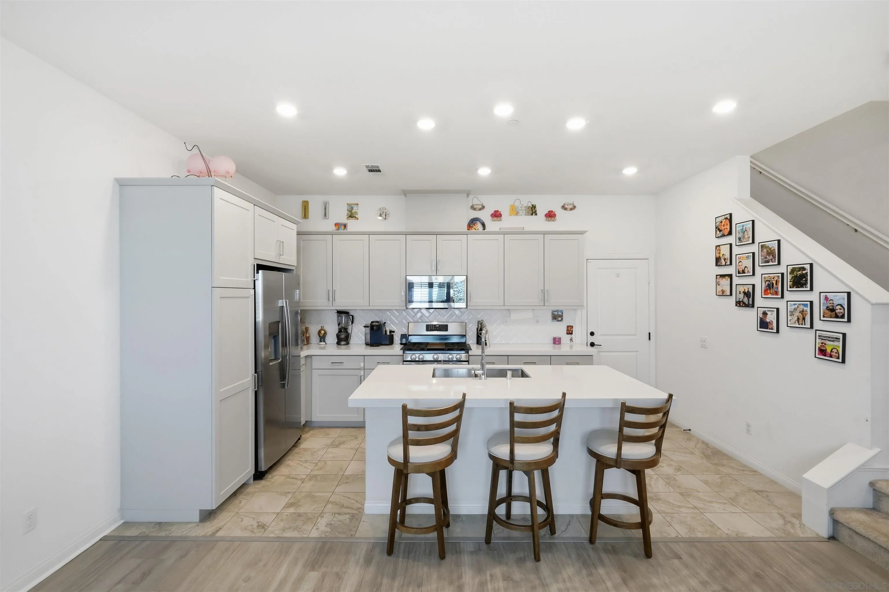 https://cdn.realtyfeed.com/cdn/127/260016673/6cedf8ab6460f17a1c9d802d9dc56bbd.webp