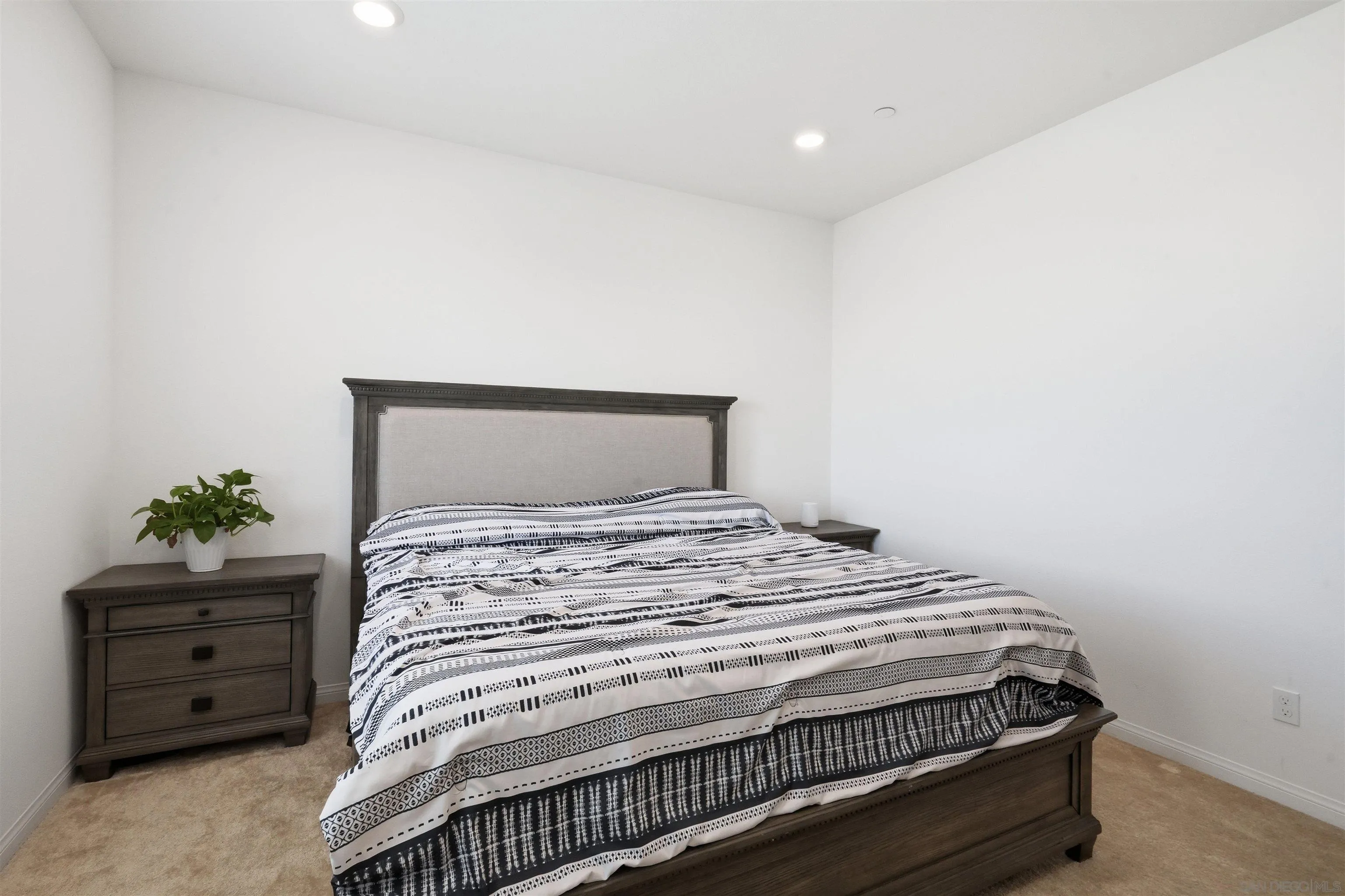 https://cdn.realtyfeed.com/cdn/127/260016673/e07d2db8d3b55767f8d0e870a74a4ae8.webp