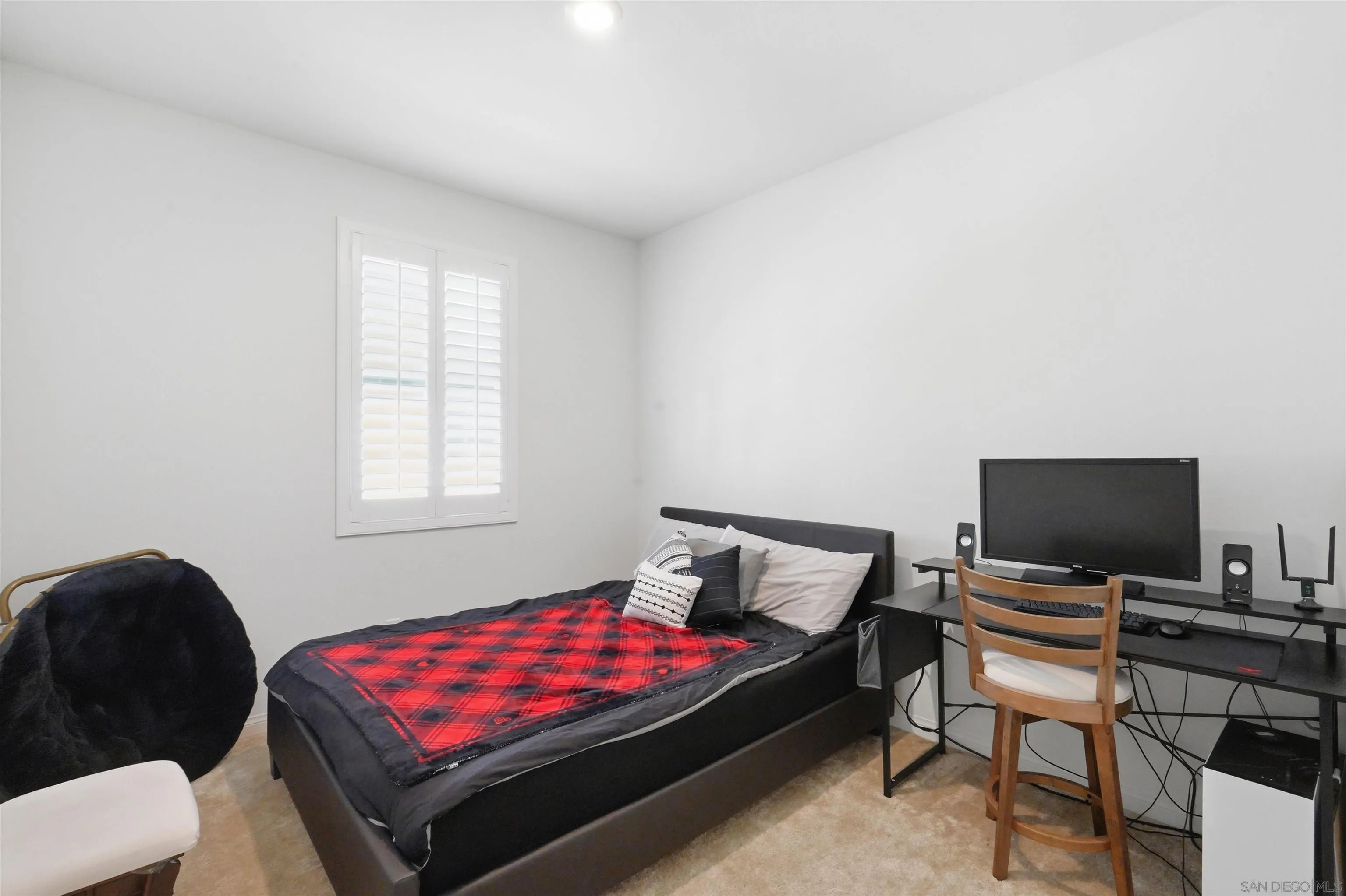 https://cdn.realtyfeed.com/cdn/127/260016673/e94451e7dba51070c8b204dd1163bb10.webp