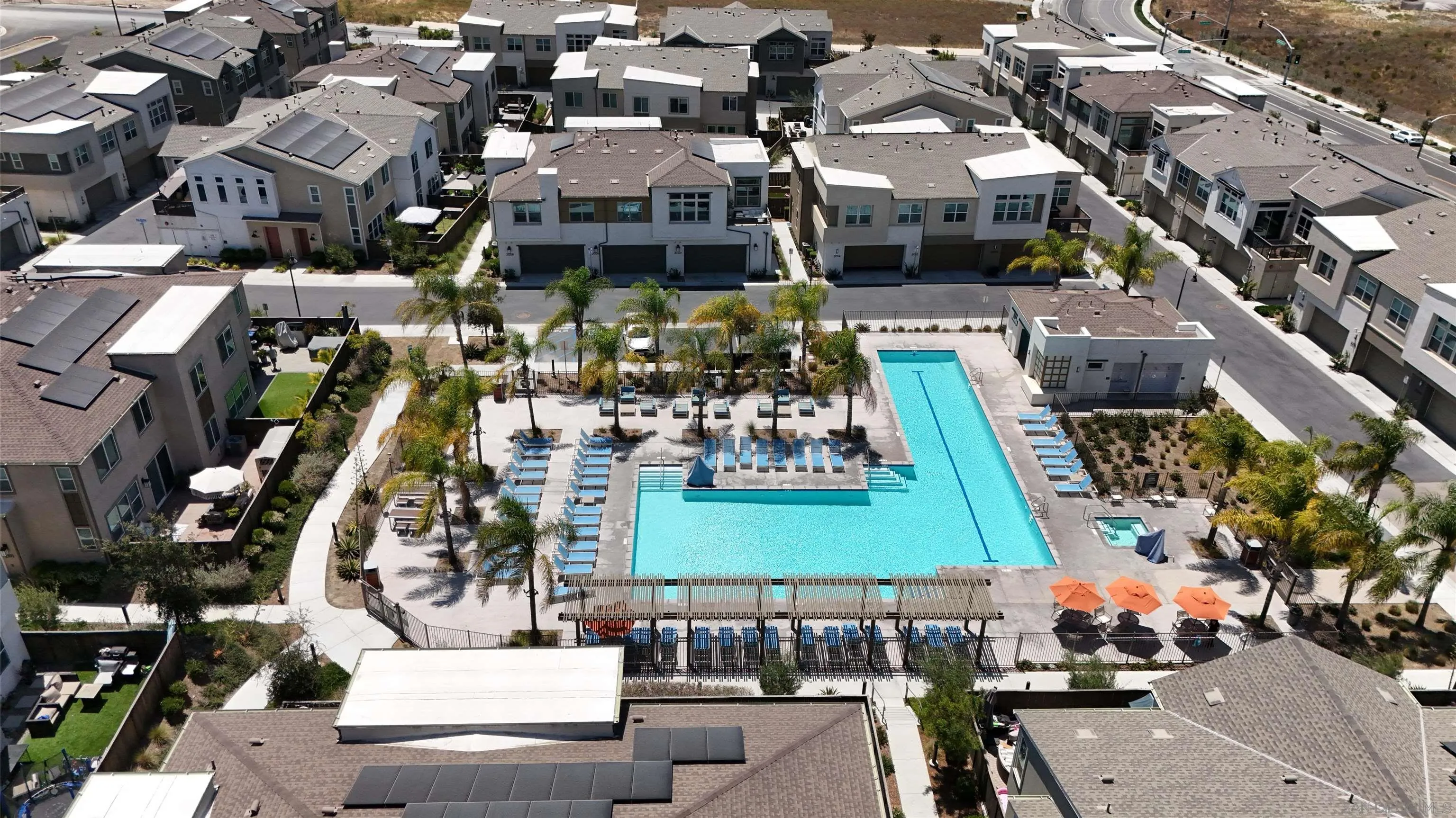 https://cdn.realtyfeed.com/cdn/127/260016673/fbbfc0f09932d9d9ba09cd17b88bb76c.webp