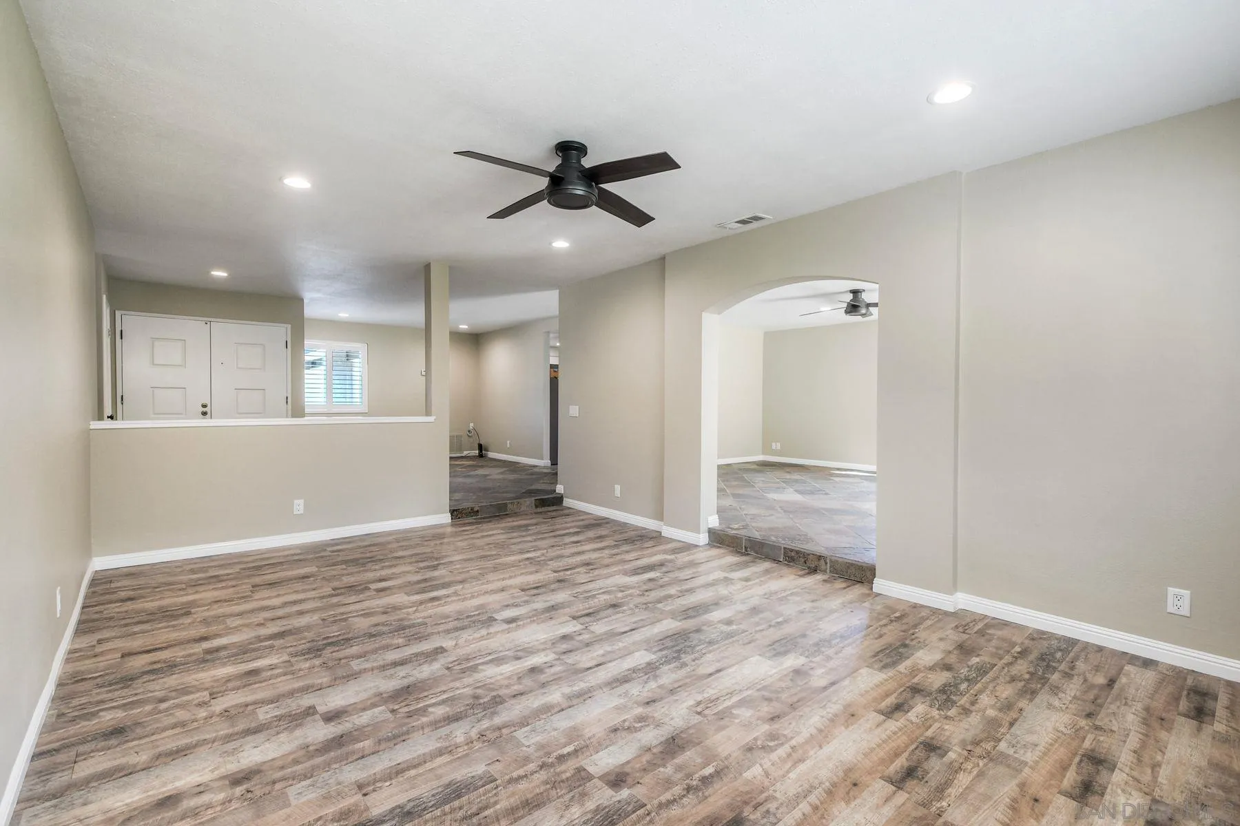 https://cdn.realtyfeed.com/cdn/127/260016680/335444b8de15683d6191bc40da2a56c0.webp