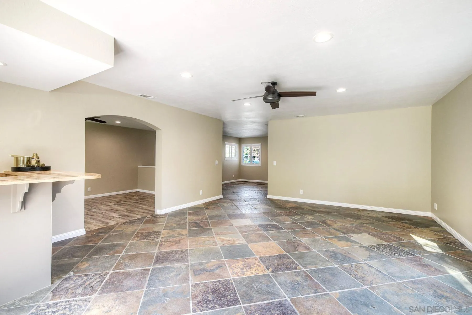 https://cdn.realtyfeed.com/cdn/127/260016680/8e5958973ab93aa28da67ee1293bf477.webp