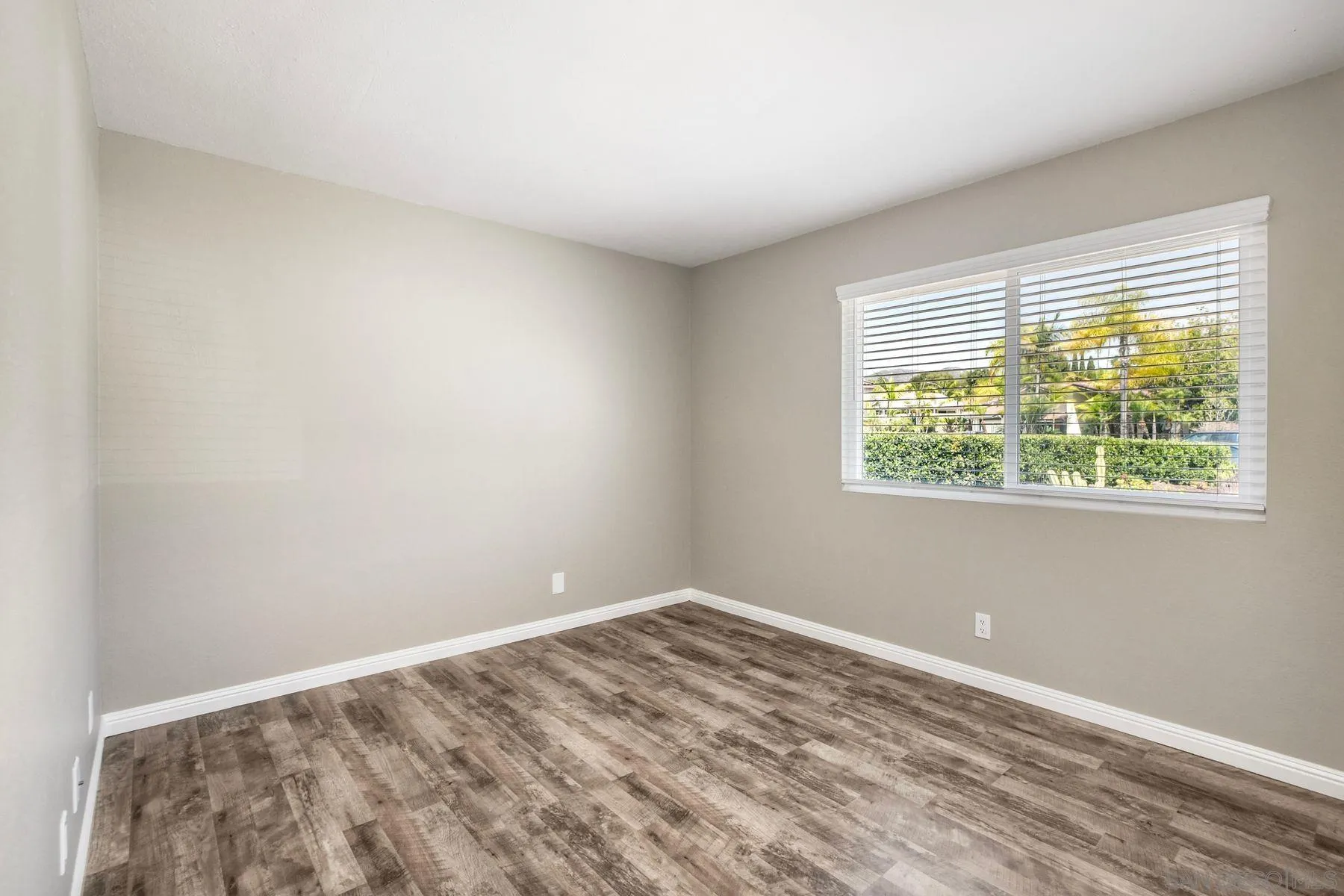 https://cdn.realtyfeed.com/cdn/127/260016680/db703b72c34ba9592c77e9e425c5db20.webp