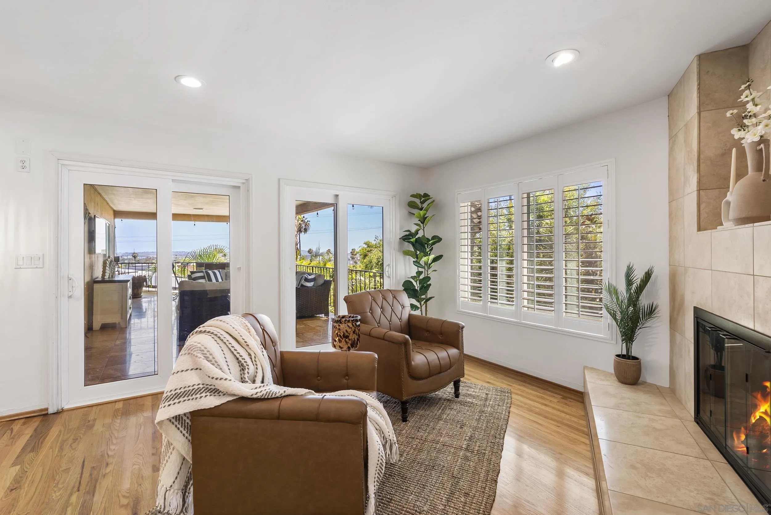 https://cdn.realtyfeed.com/cdn/127/260016683/09f50de81eb029c38f6d8a6d03d134b1.webp