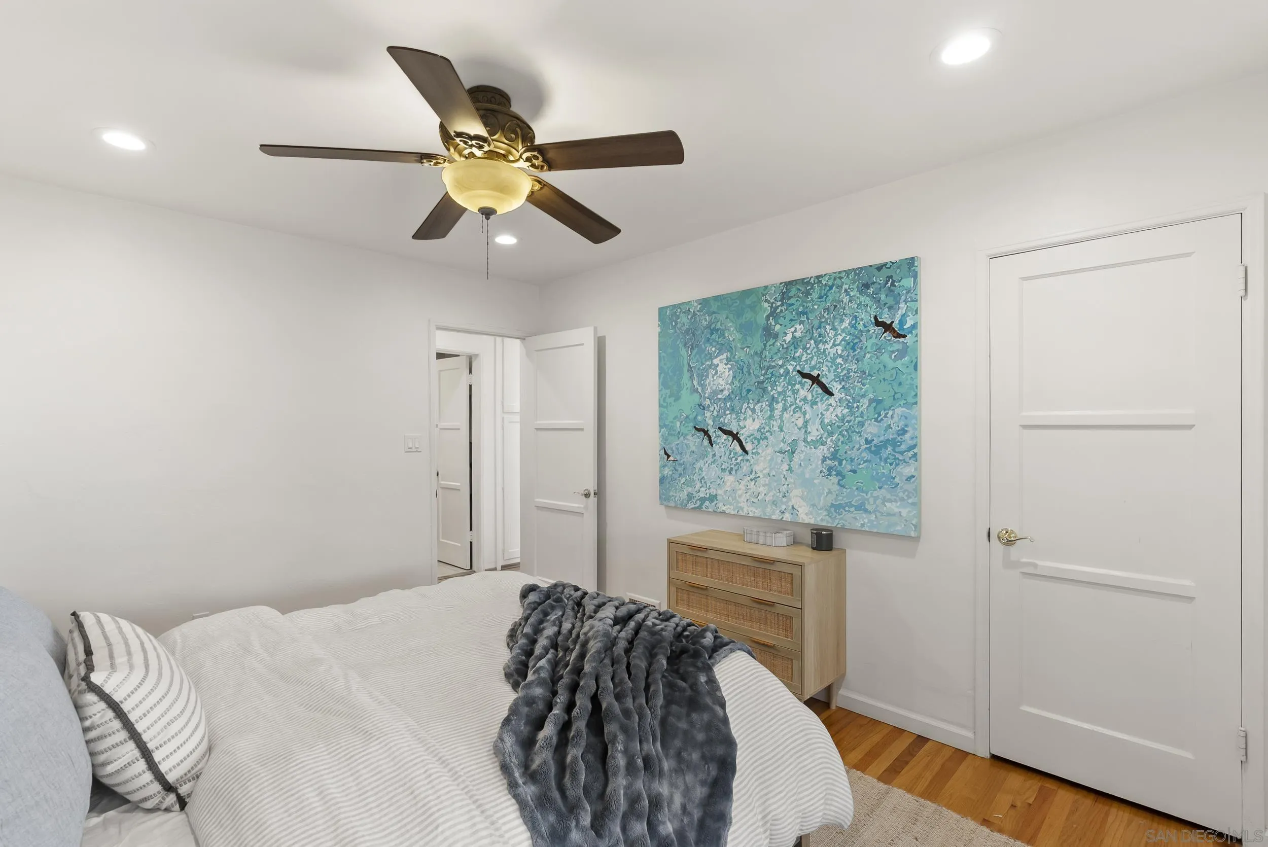 https://cdn.realtyfeed.com/cdn/127/260016683/b41a70741ec7bd5d3ad20efedc77eca9.webp