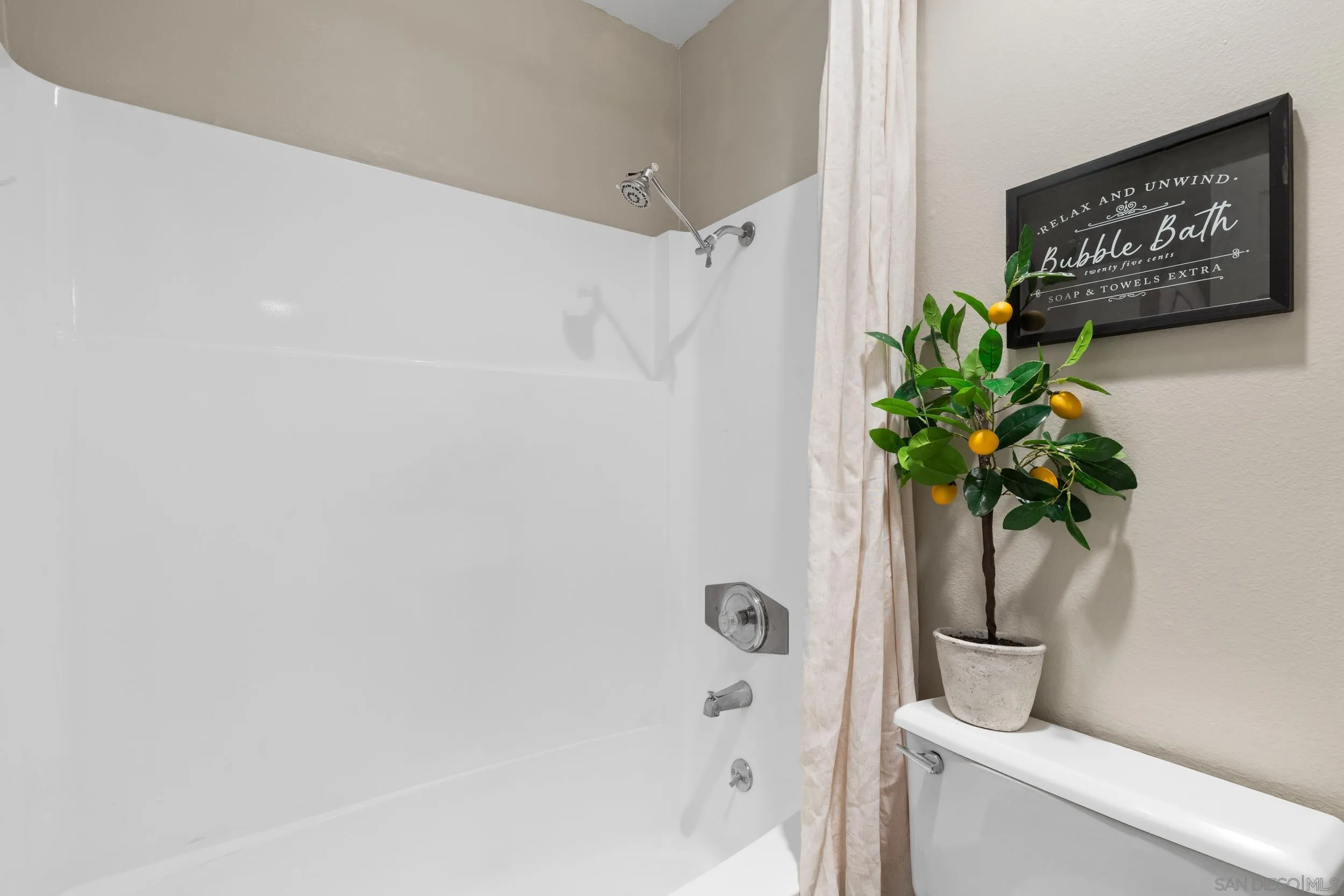 Photo #17: 260016688 Listing: Photo #17