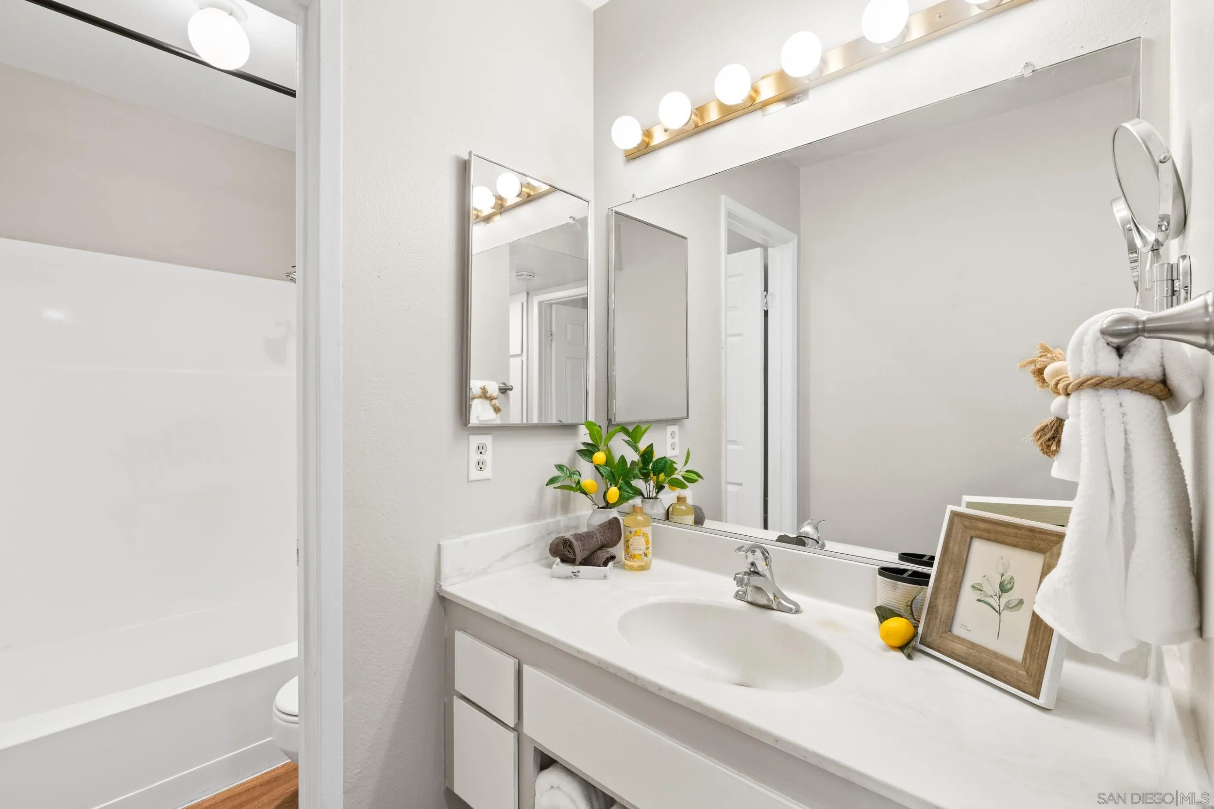 Photo #15: 260016688 Listing: Photo #15
