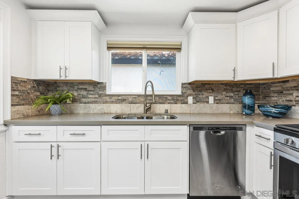 https://cdn.realtyfeed.com/cdn/127/260016693/db7ae64f74a7aa50b160b40407afcf7e.webp