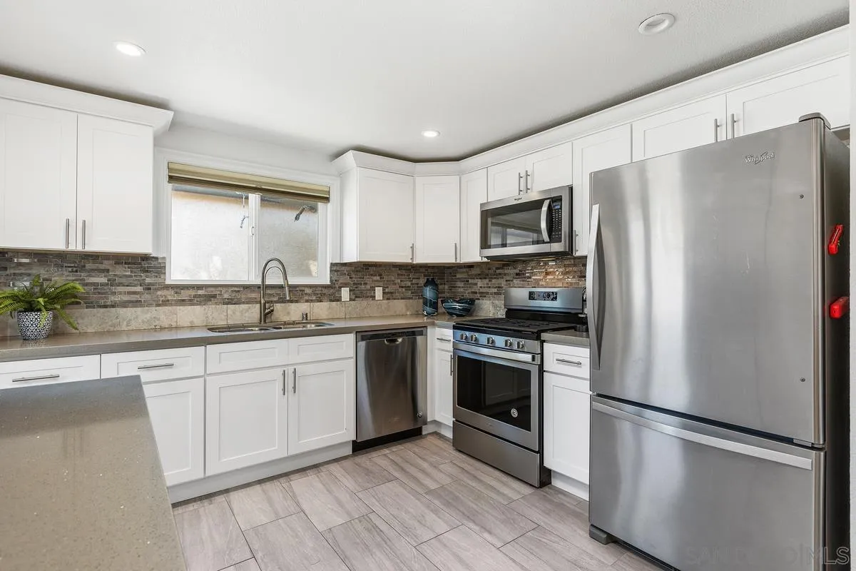 https://cdn.realtyfeed.com/cdn/127/260016693/e63e4211b829fd8172ee07a9f7c65613.webp