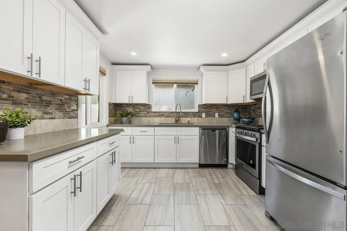 https://cdn.realtyfeed.com/cdn/127/260016693/ee15aab8c0e564c89ad7f0113a64d9b6.webp