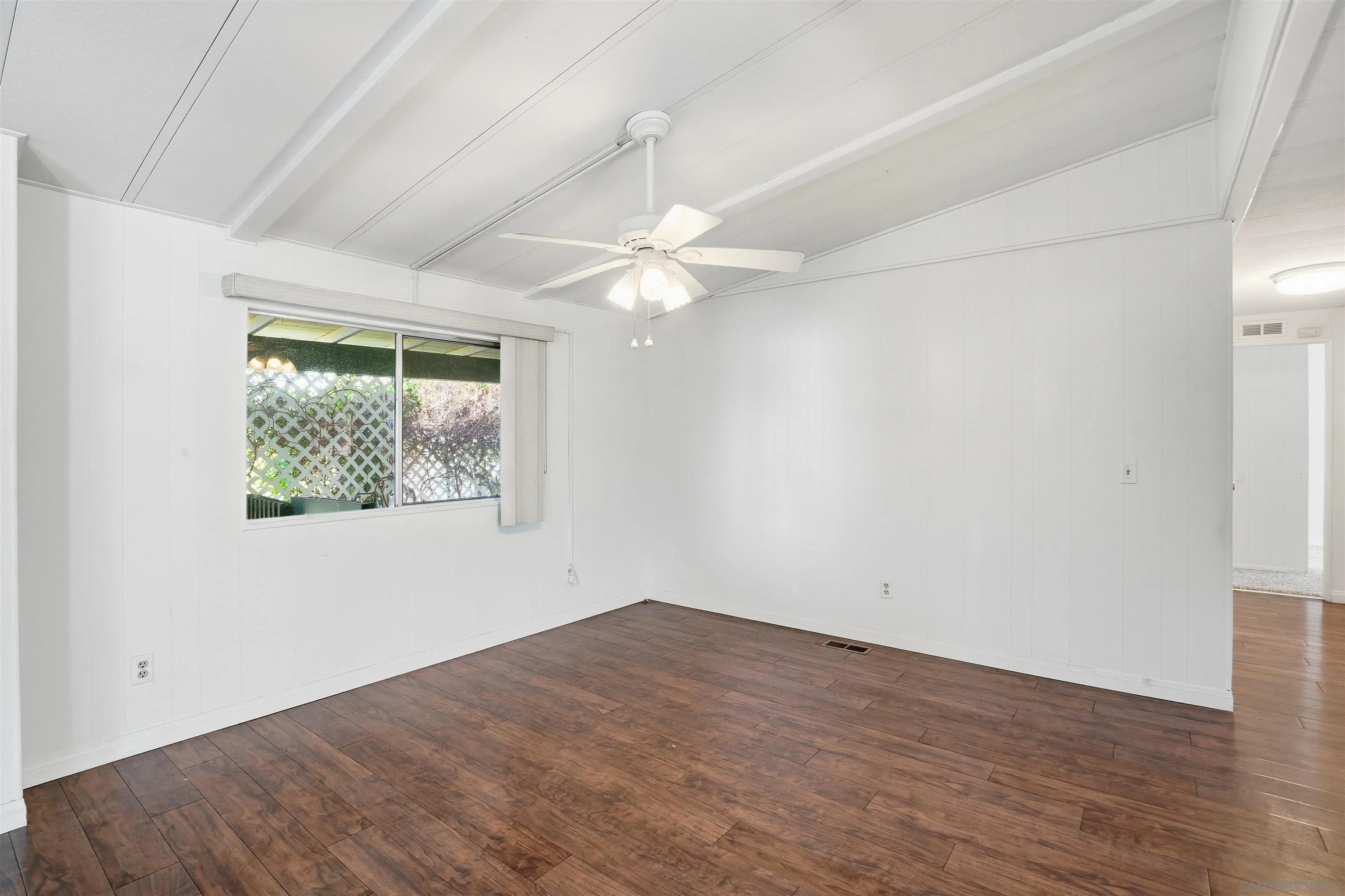 https://cdn.realtyfeed.com/cdn/127/2600167/50a88a5369e7ef7013537e6ebe0543ee.webp