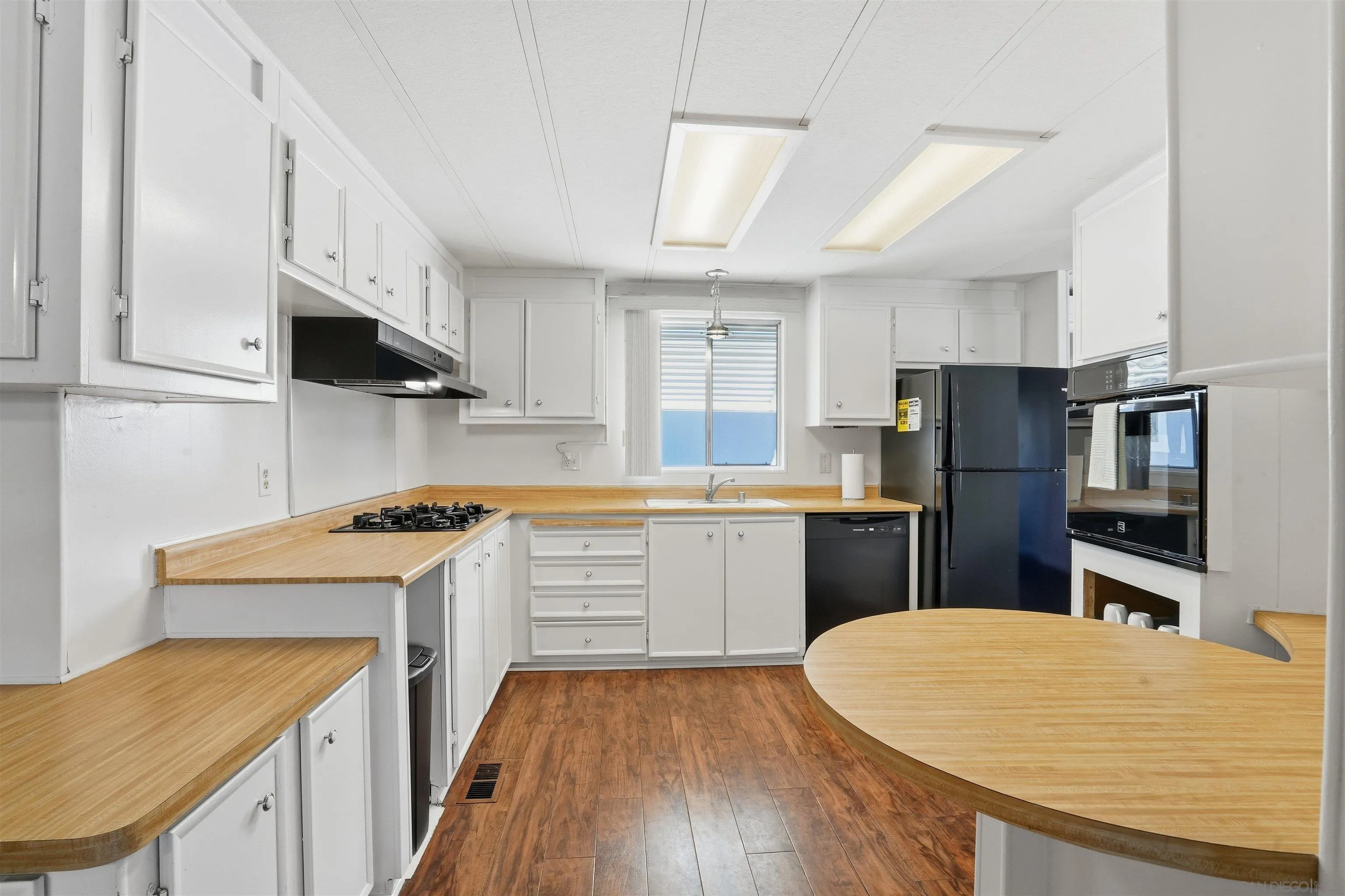 https://cdn.realtyfeed.com/cdn/127/2600167/8004262498e4b0980835c348302a17cf.webp