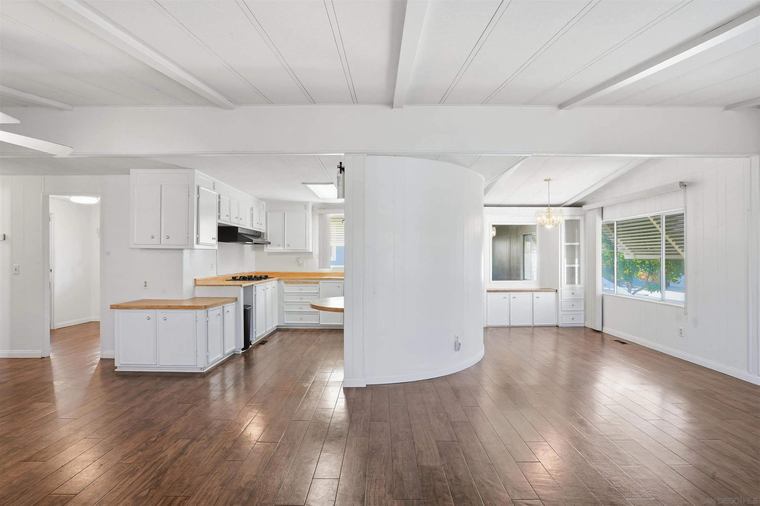https://cdn.realtyfeed.com/cdn/127/2600167/ed558dbcb04161056c21a6a31231b1b6.webp