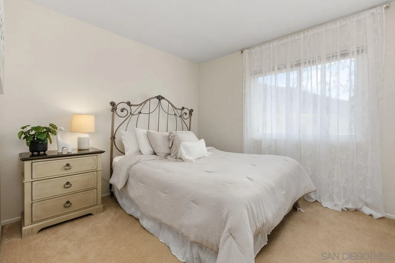 https://cdn.realtyfeed.com/cdn/127/260016709/7041a0a0f7594fca3db44645334dbea3.webp