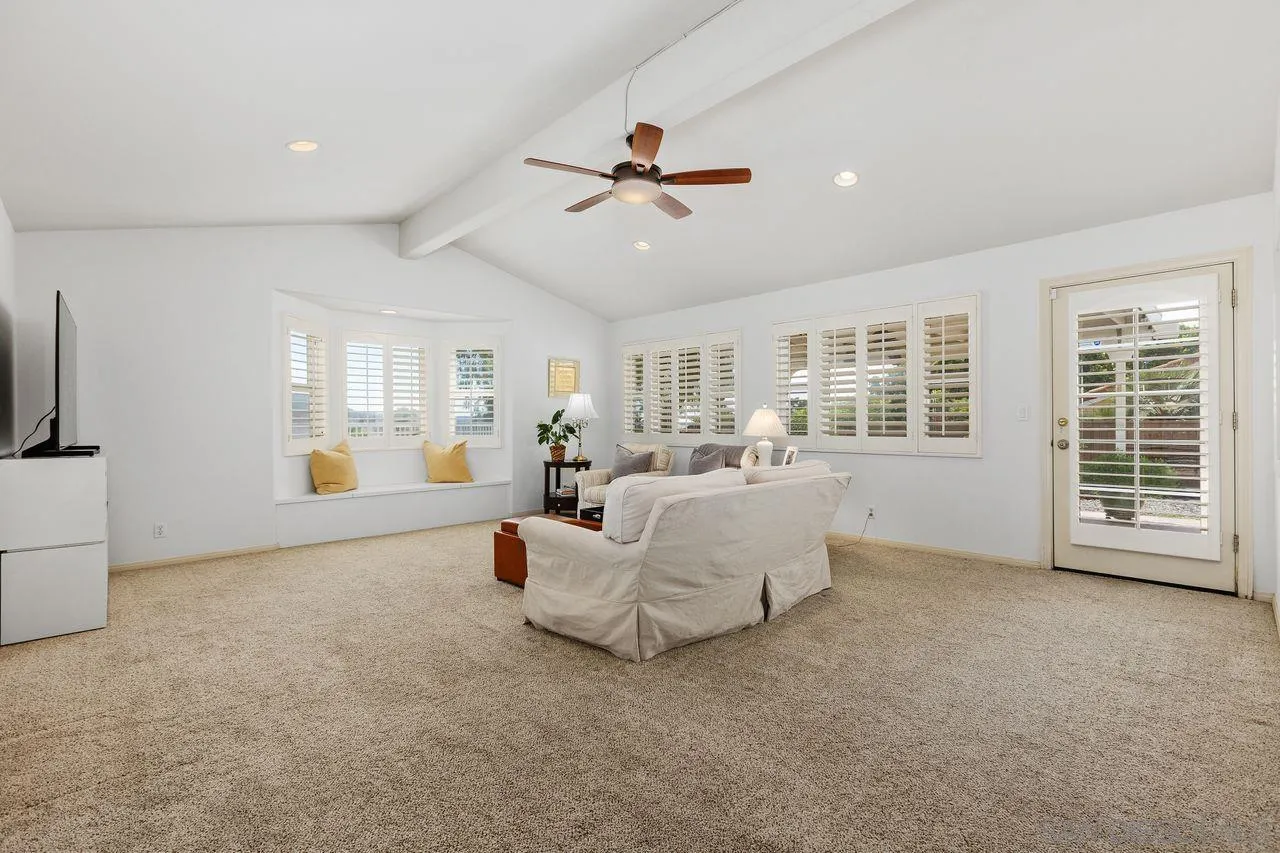 https://cdn.realtyfeed.com/cdn/127/260016709/82bb2c883d9da47f45397728716534ef.webp