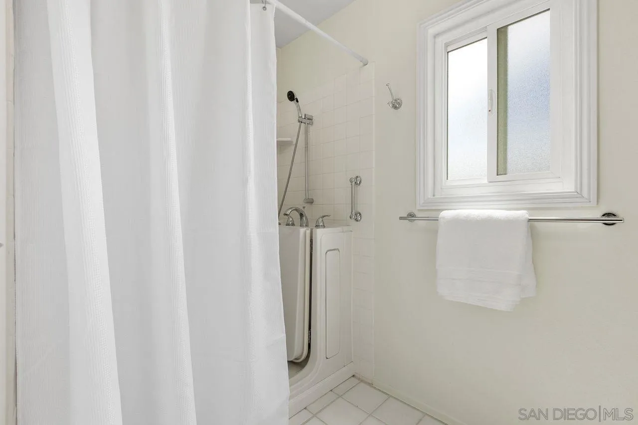 https://cdn.realtyfeed.com/cdn/127/260016709/8ec6c7afcbfe97297fe58200181aaa4d.webp