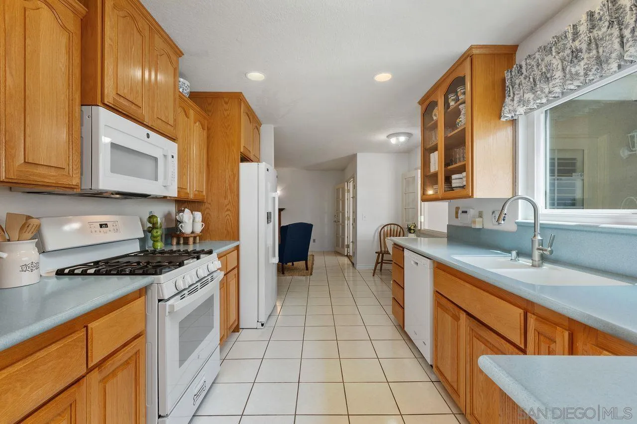 https://cdn.realtyfeed.com/cdn/127/260016709/c6e987b957843db2c8bbd987fd9cd4ca.webp