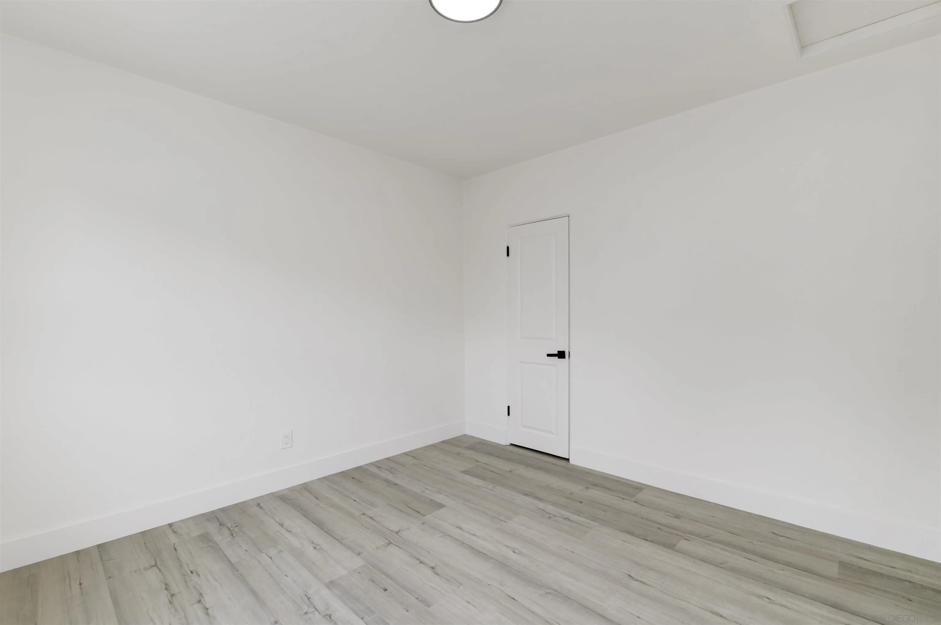 https://cdn.realtyfeed.com/cdn/127/260016714/8165662612ea2287883b26da18d71c5d.webp