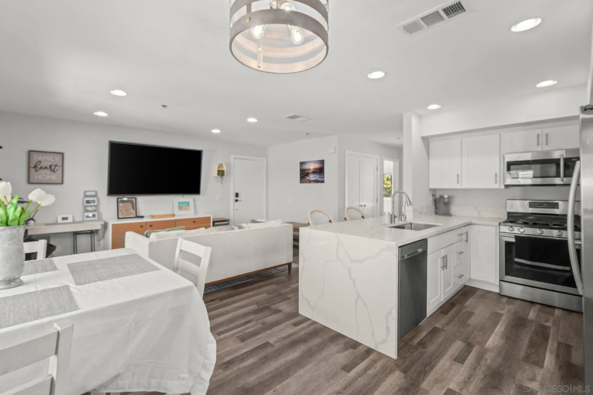 Photo #9: 260016715 Listing: Photo #9
