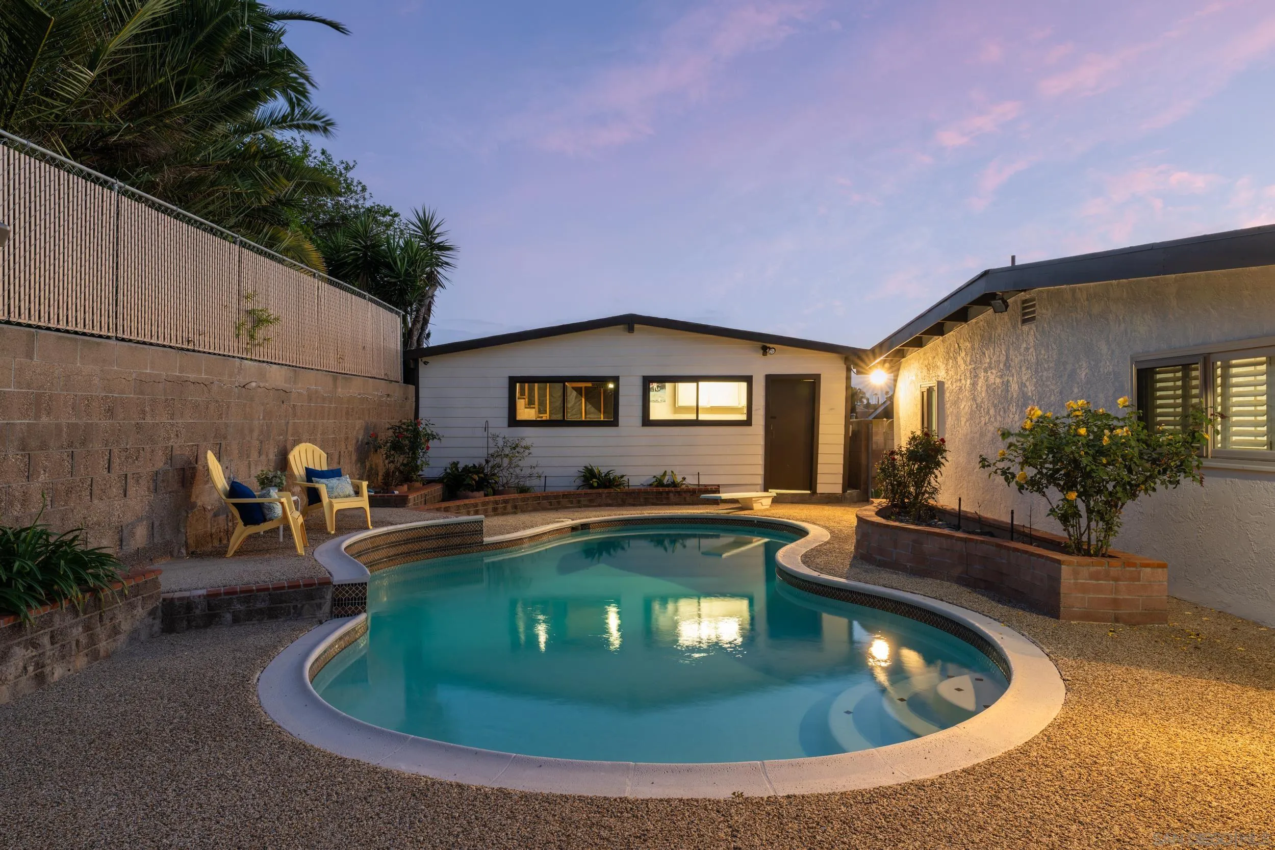 https://cdn.realtyfeed.com/cdn/127/260016720/0b9e2c3cca3c9aeab42e8f70eac8b989.webp