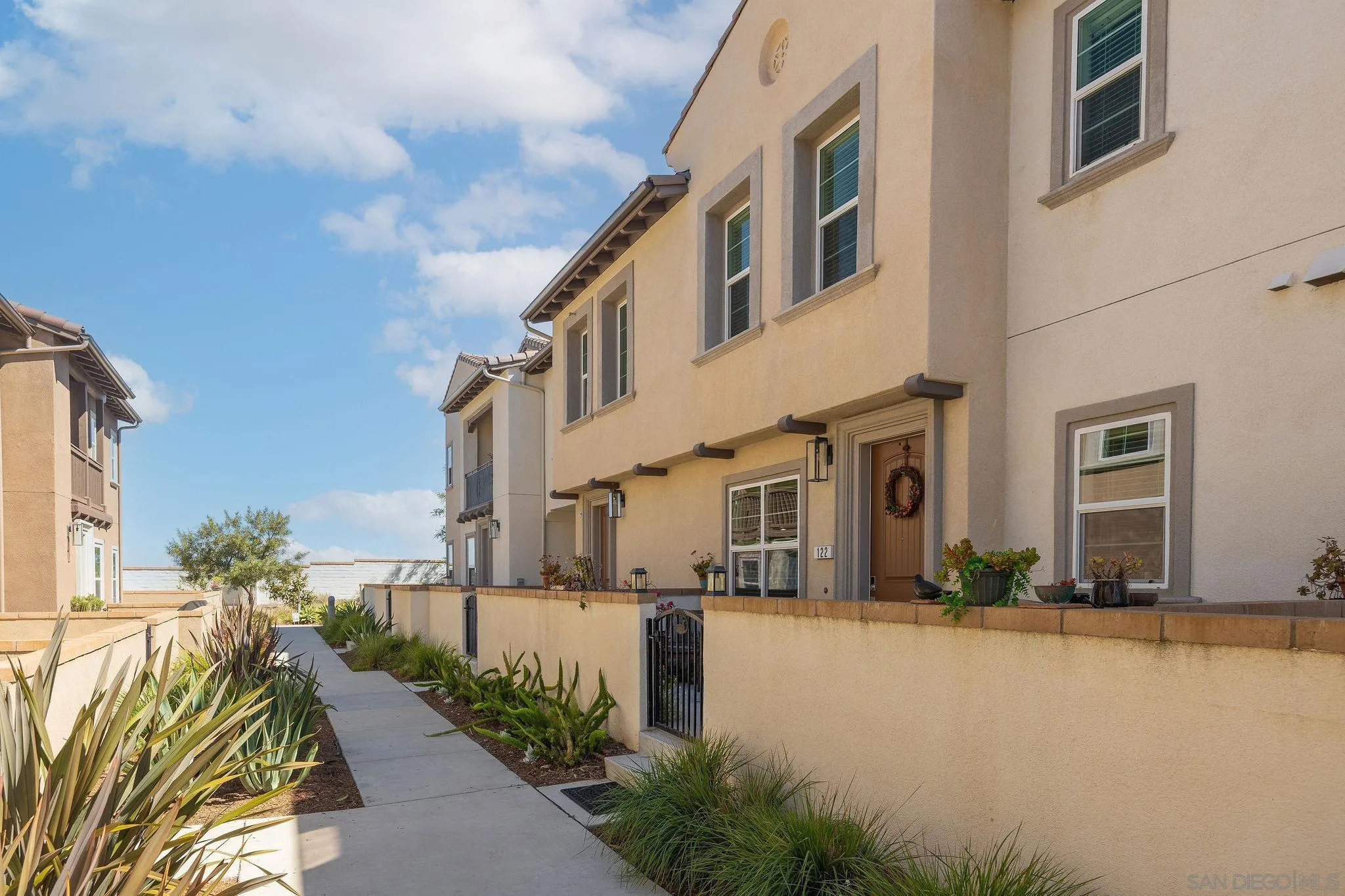https://cdn.realtyfeed.com/cdn/127/260016722/610980aed54ba03e980d4a8c54d5535b.webp