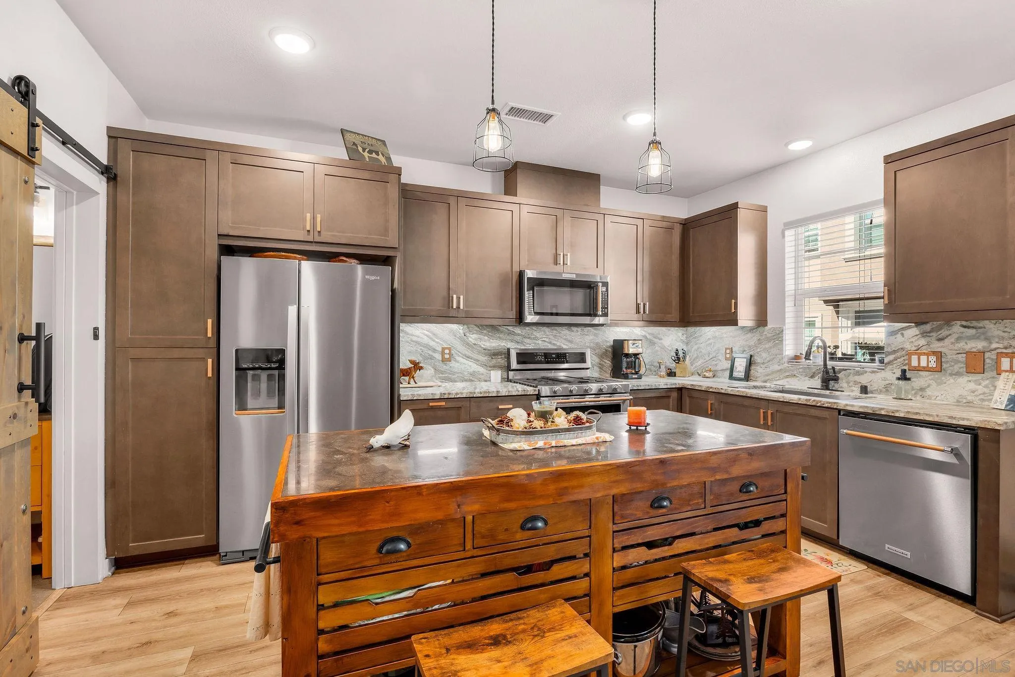 https://cdn.realtyfeed.com/cdn/127/260016722/ab550a8f24828f990cbe96fef9c66d6a.webp