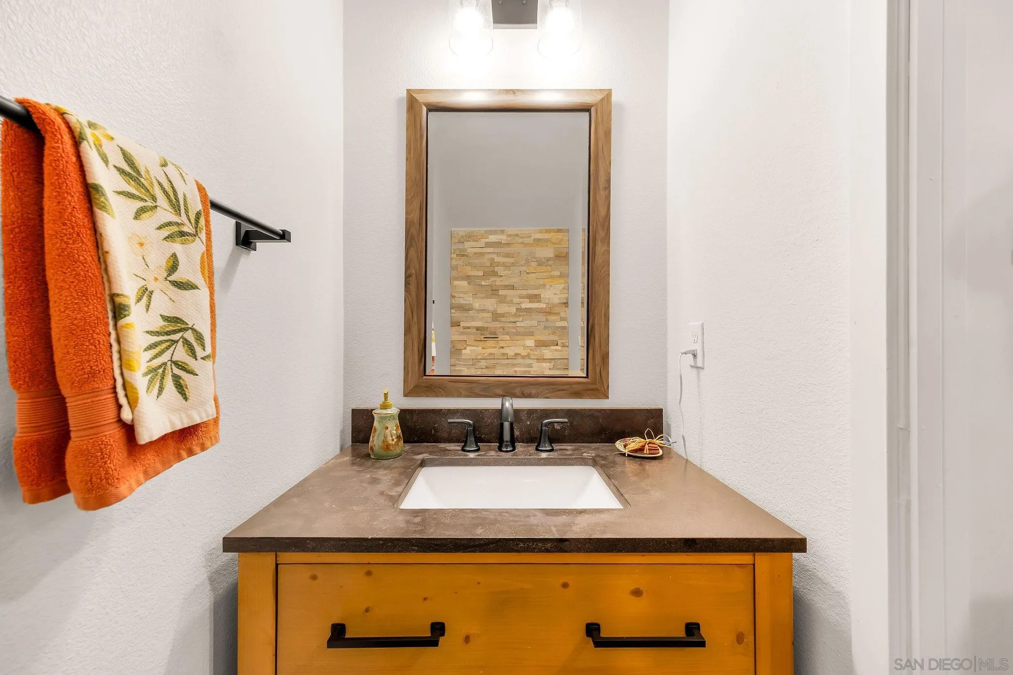 Photo #7: 260016722 Listing: Photo #7