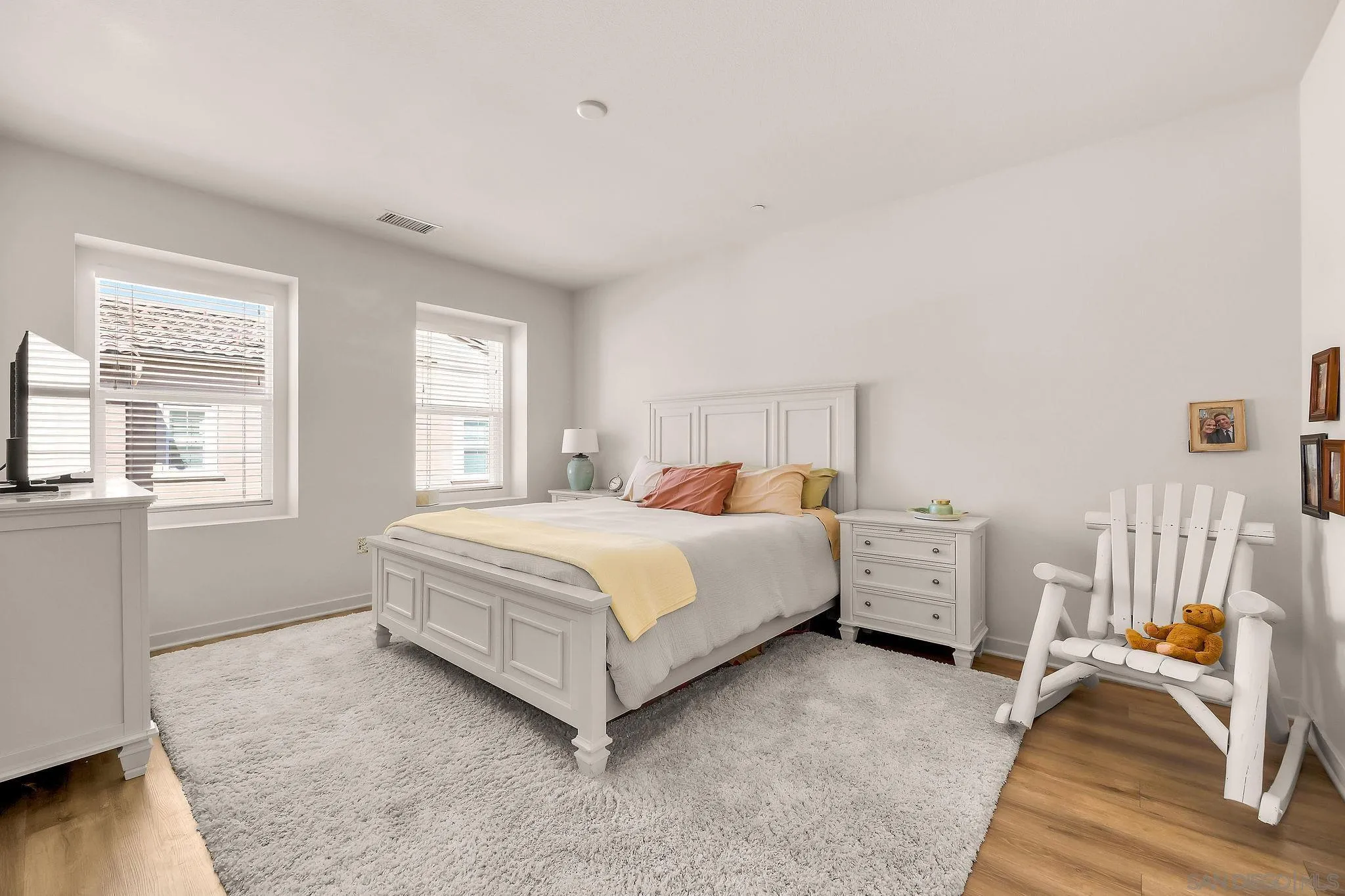 https://cdn.realtyfeed.com/cdn/127/260016722/faebe21e6d128497ac00a9e9b74a85fc.webp