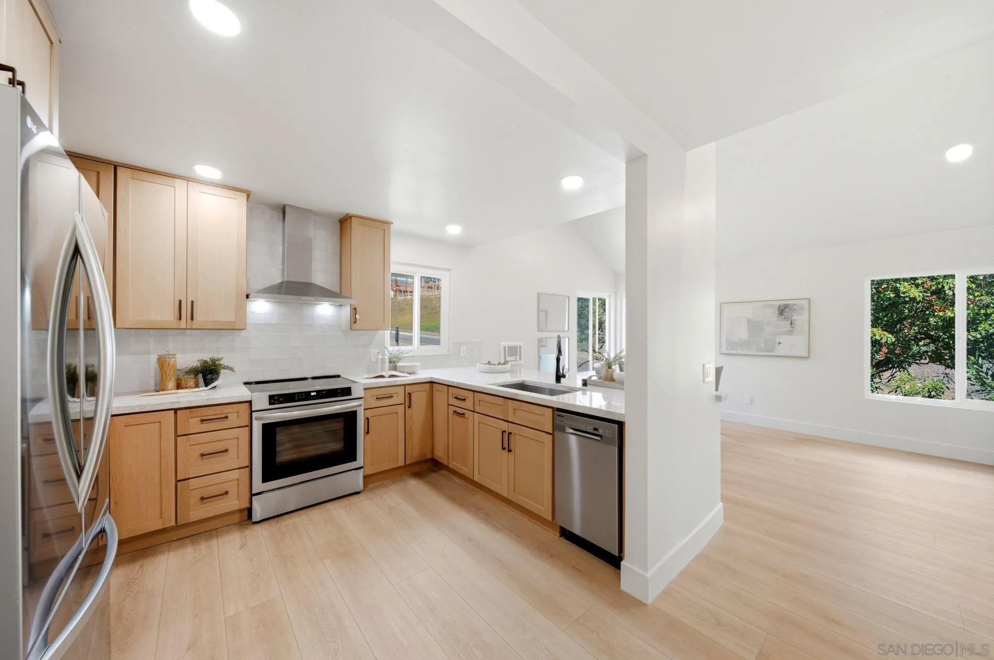 Photo #1: 260016723 Listing: Photo #1